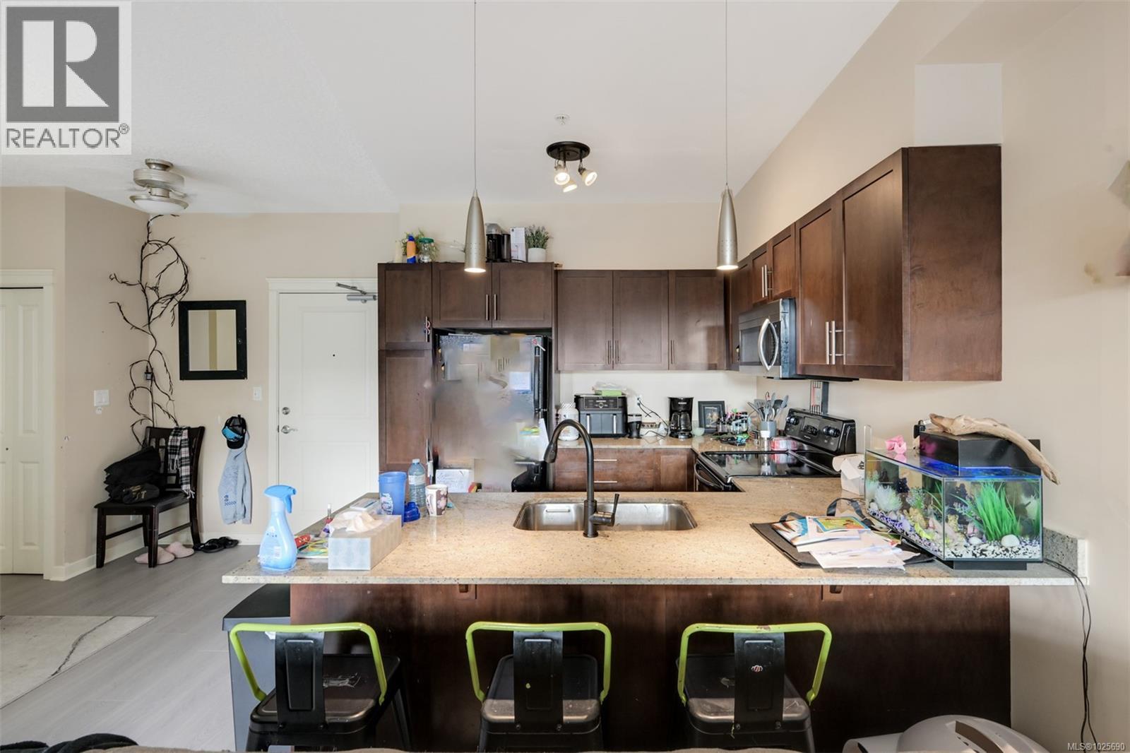 305 2220 Sooke Rd, Colwood