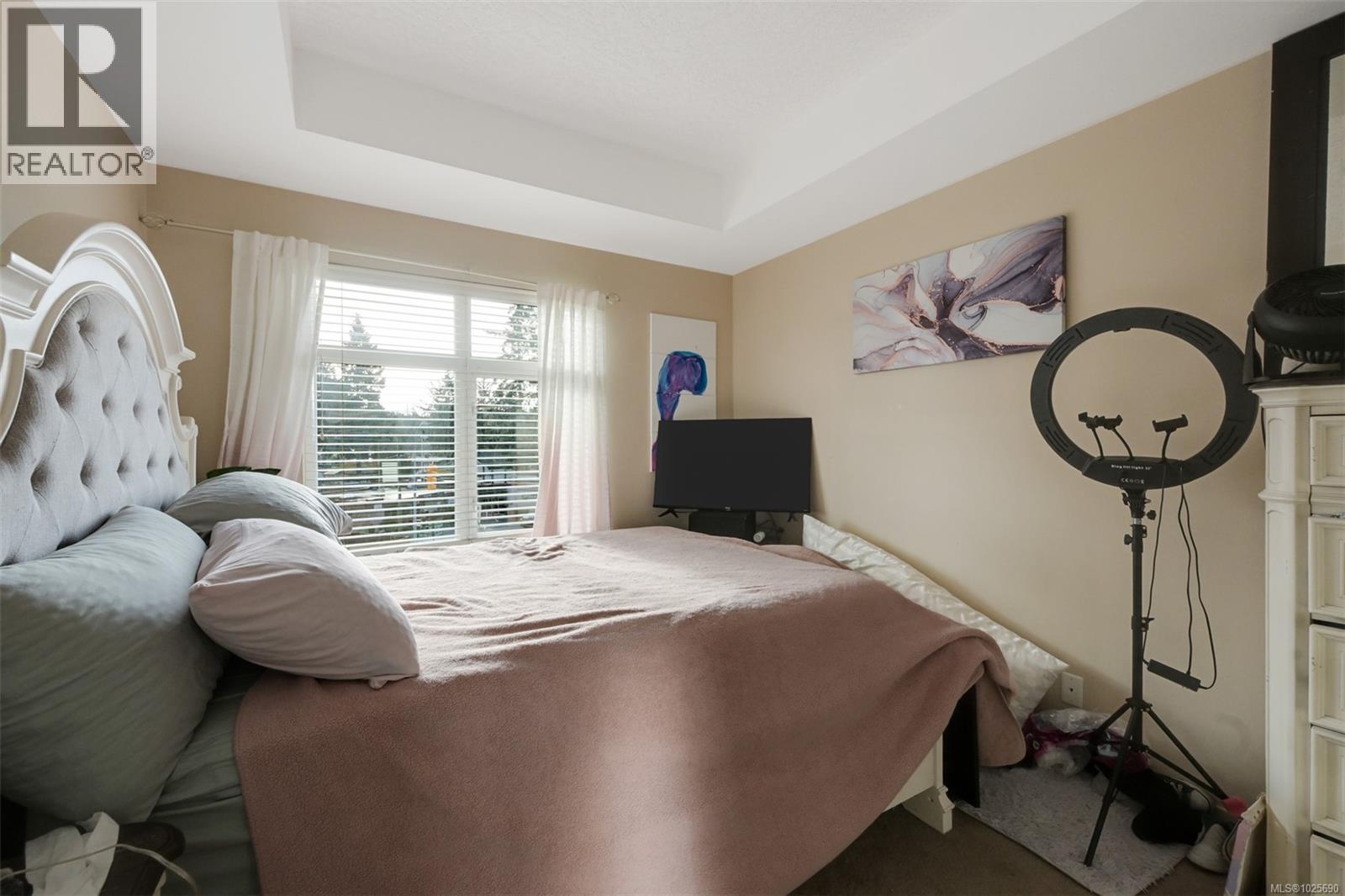 305 2220 Sooke Rd, Colwood