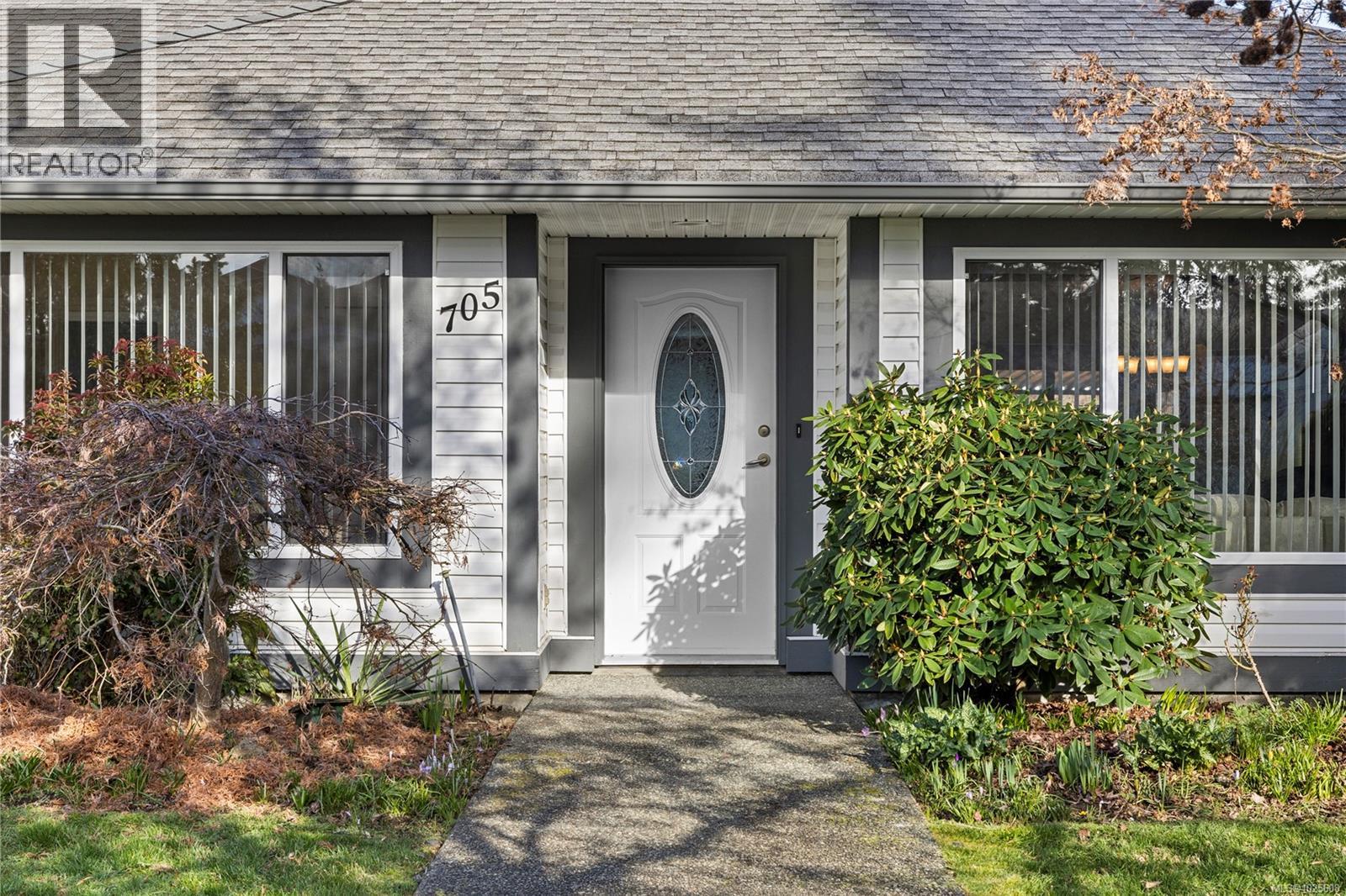 705 Humphrey Rd, Parksville