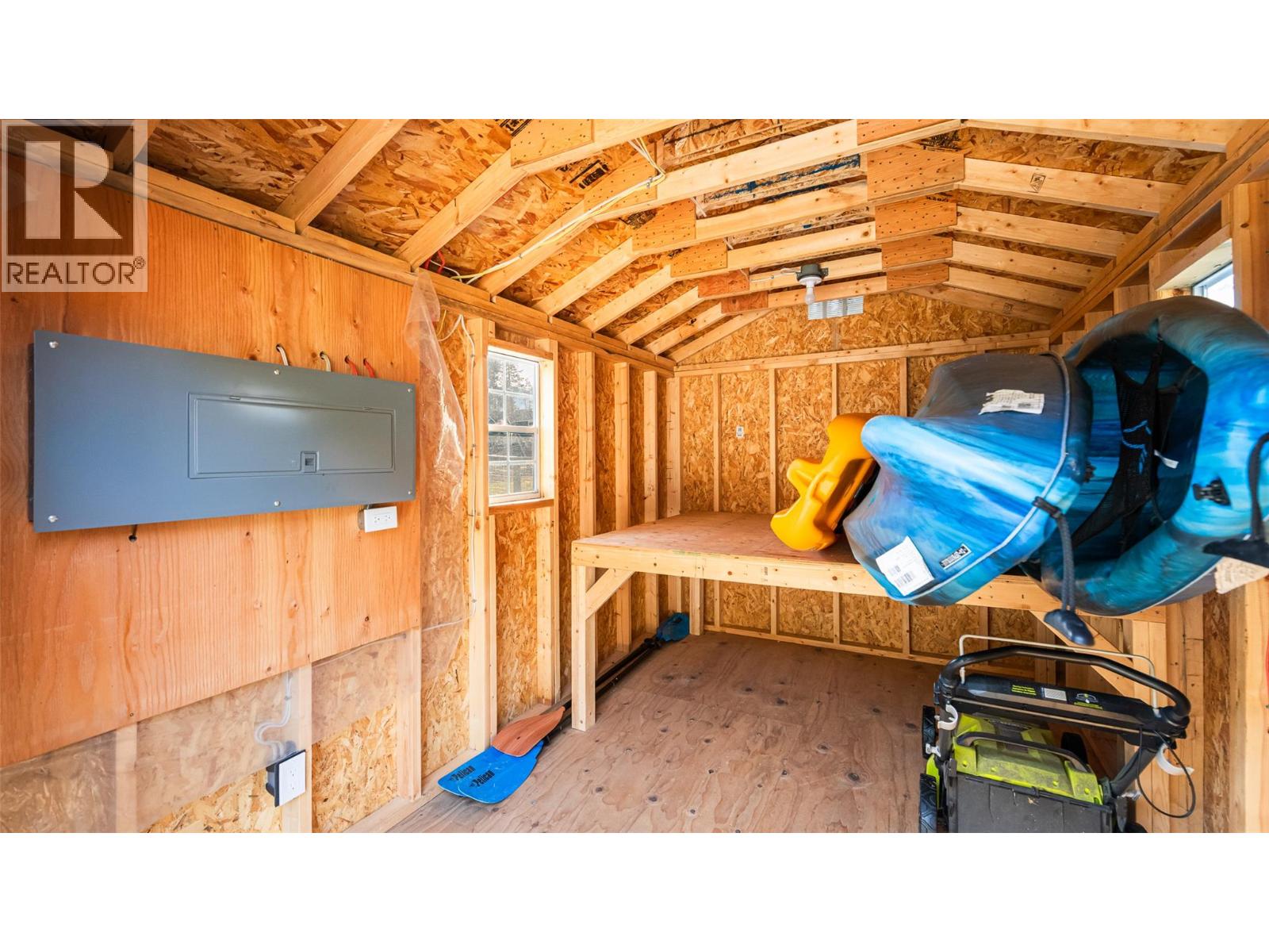 290 LAGUNA CRESCENT - 8