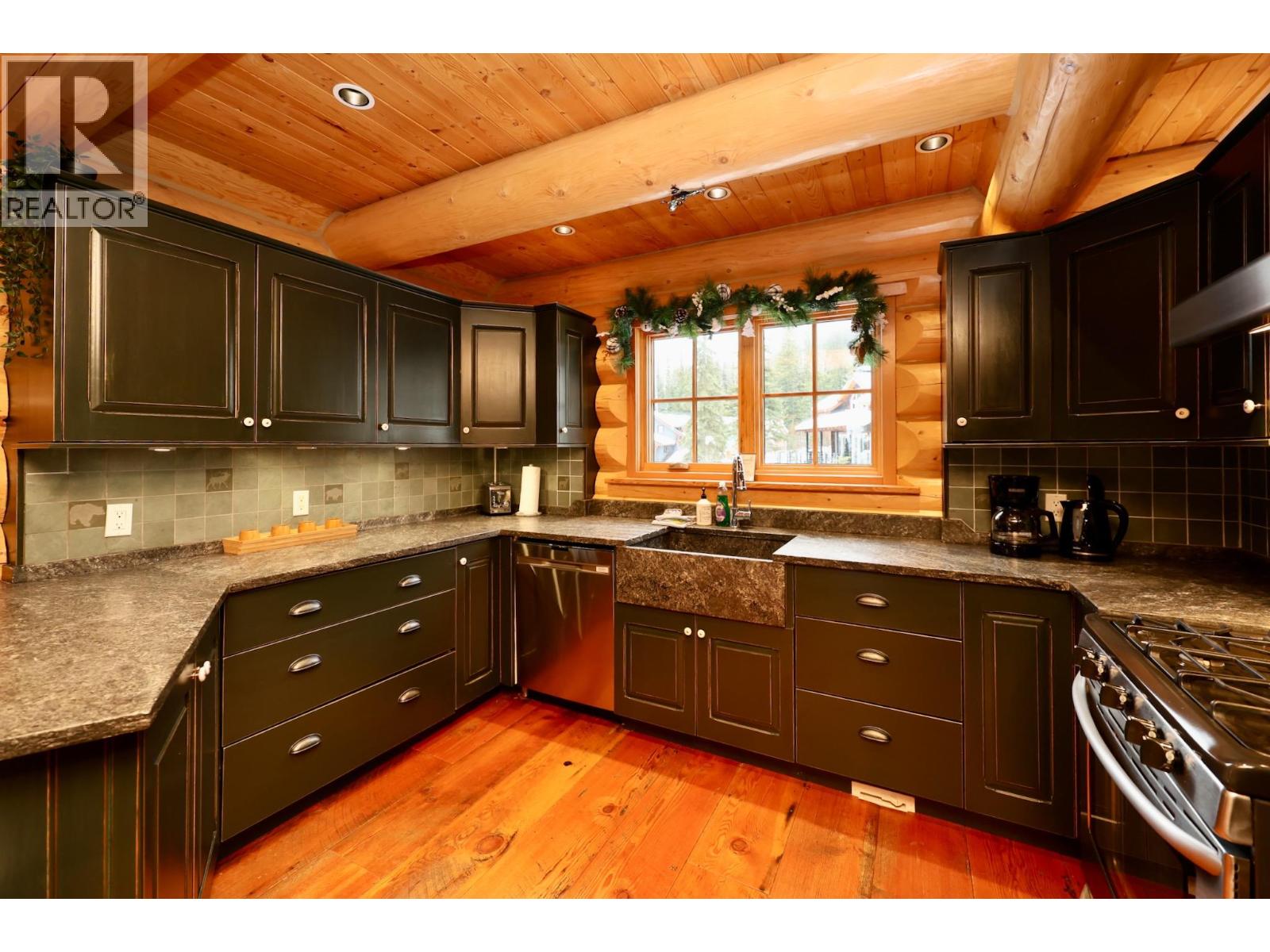 1604 Purcell Woods Close, Golden