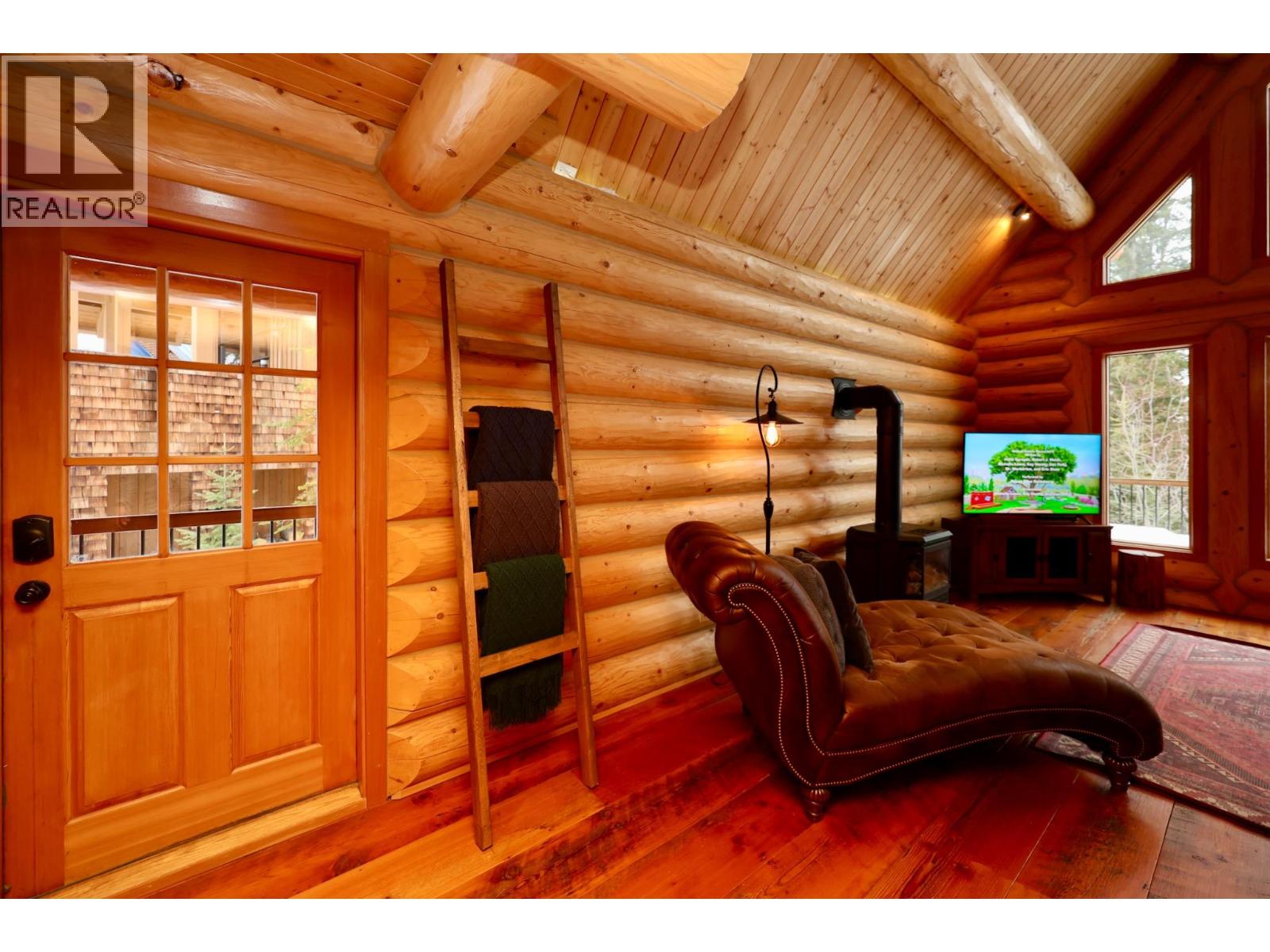 1604 Purcell Woods Close, Golden