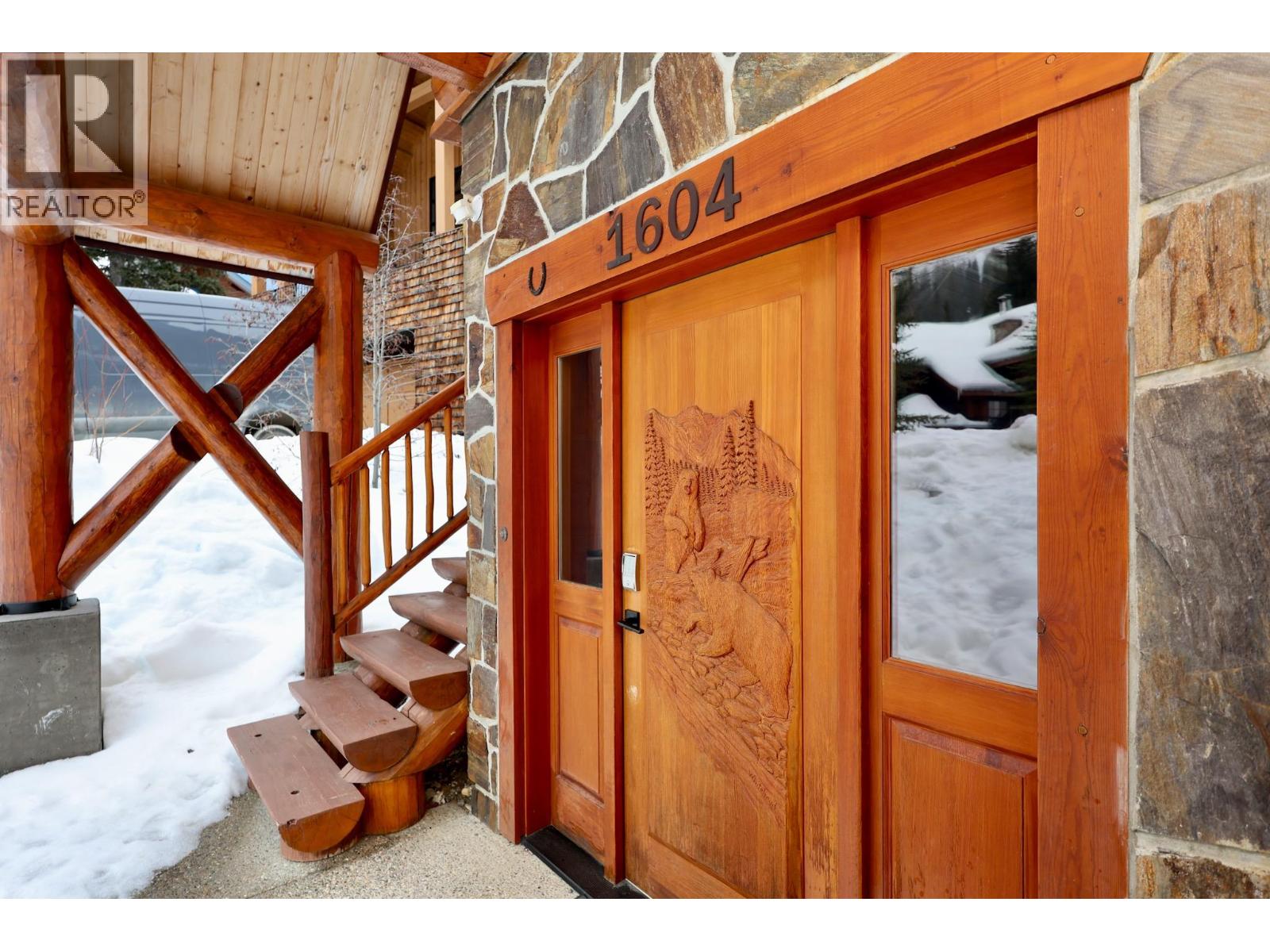 1604 Purcell Woods Close, Golden