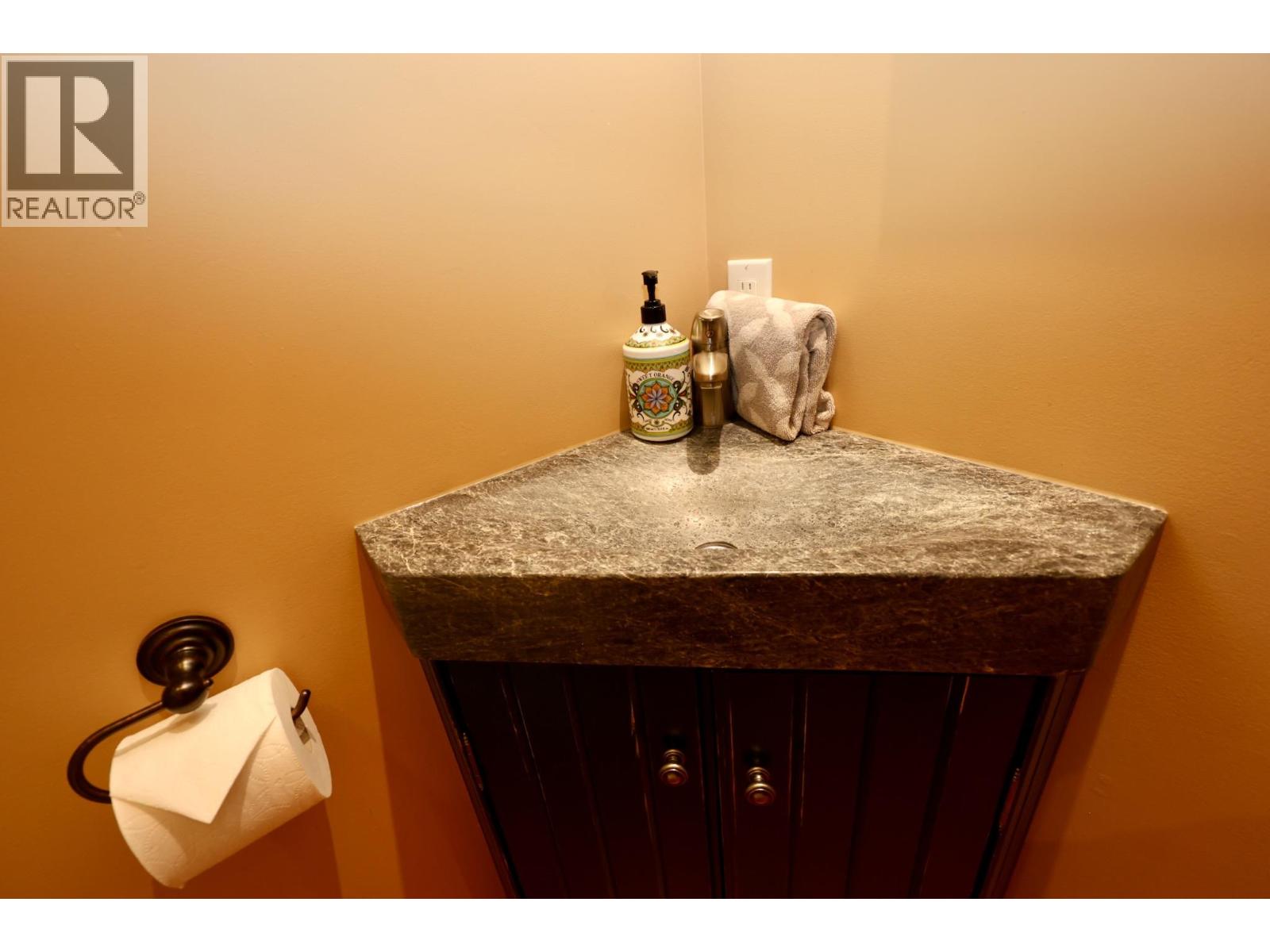 1604 Purcell Woods Close, Golden