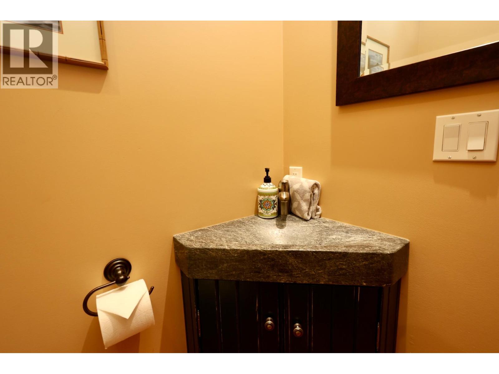 1604 Purcell Woods Close, Golden