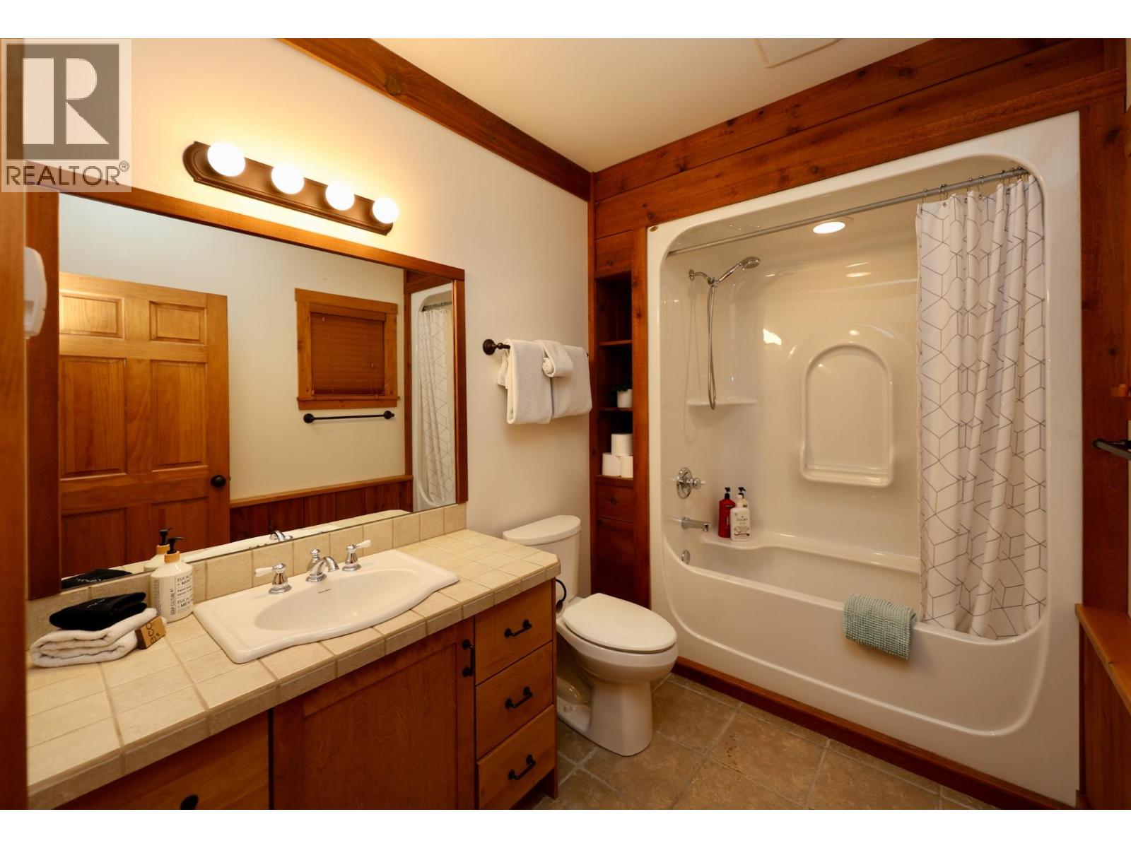 1604 Purcell Woods Close, Golden