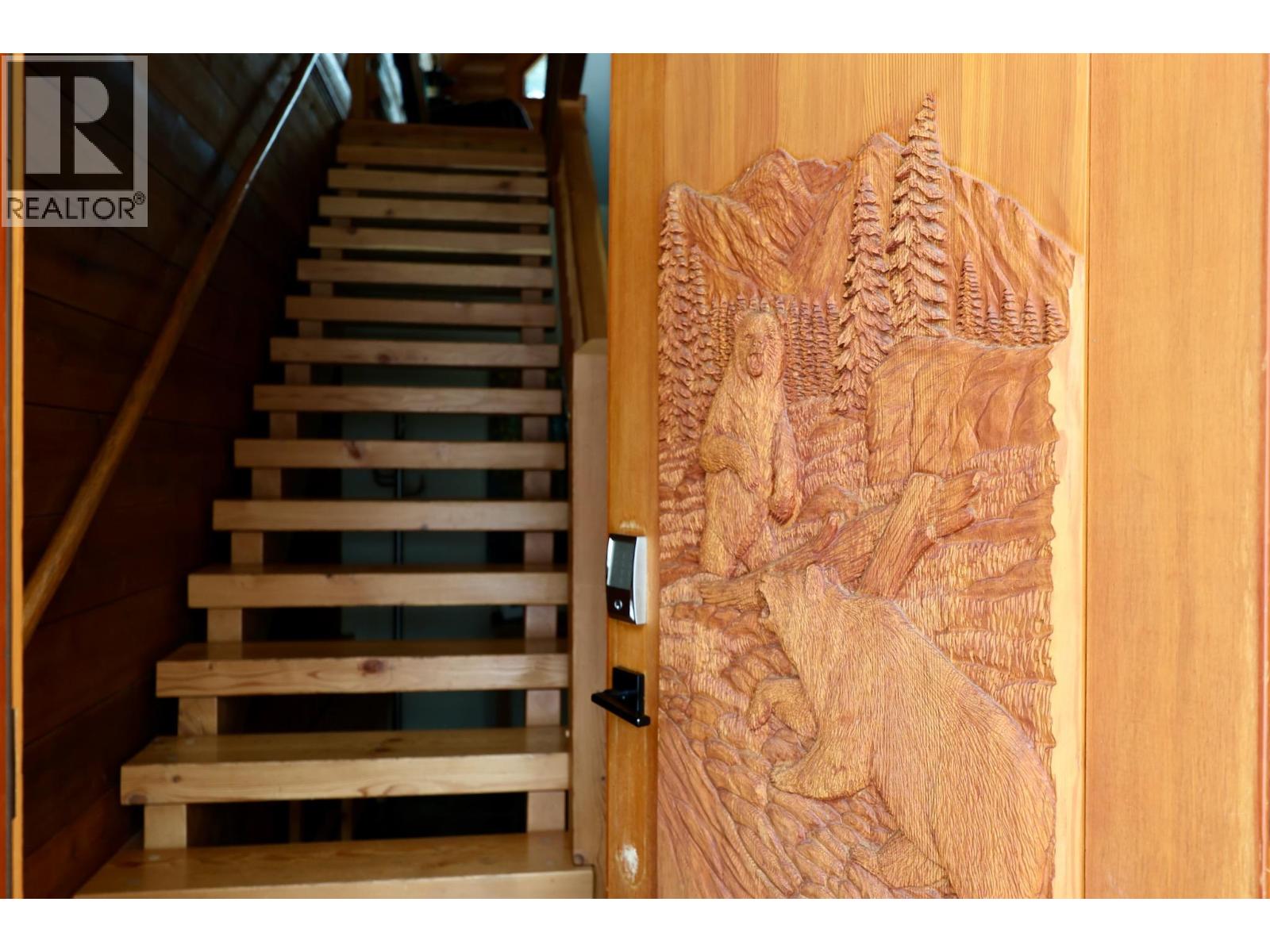 1604 Purcell Woods Close, Golden