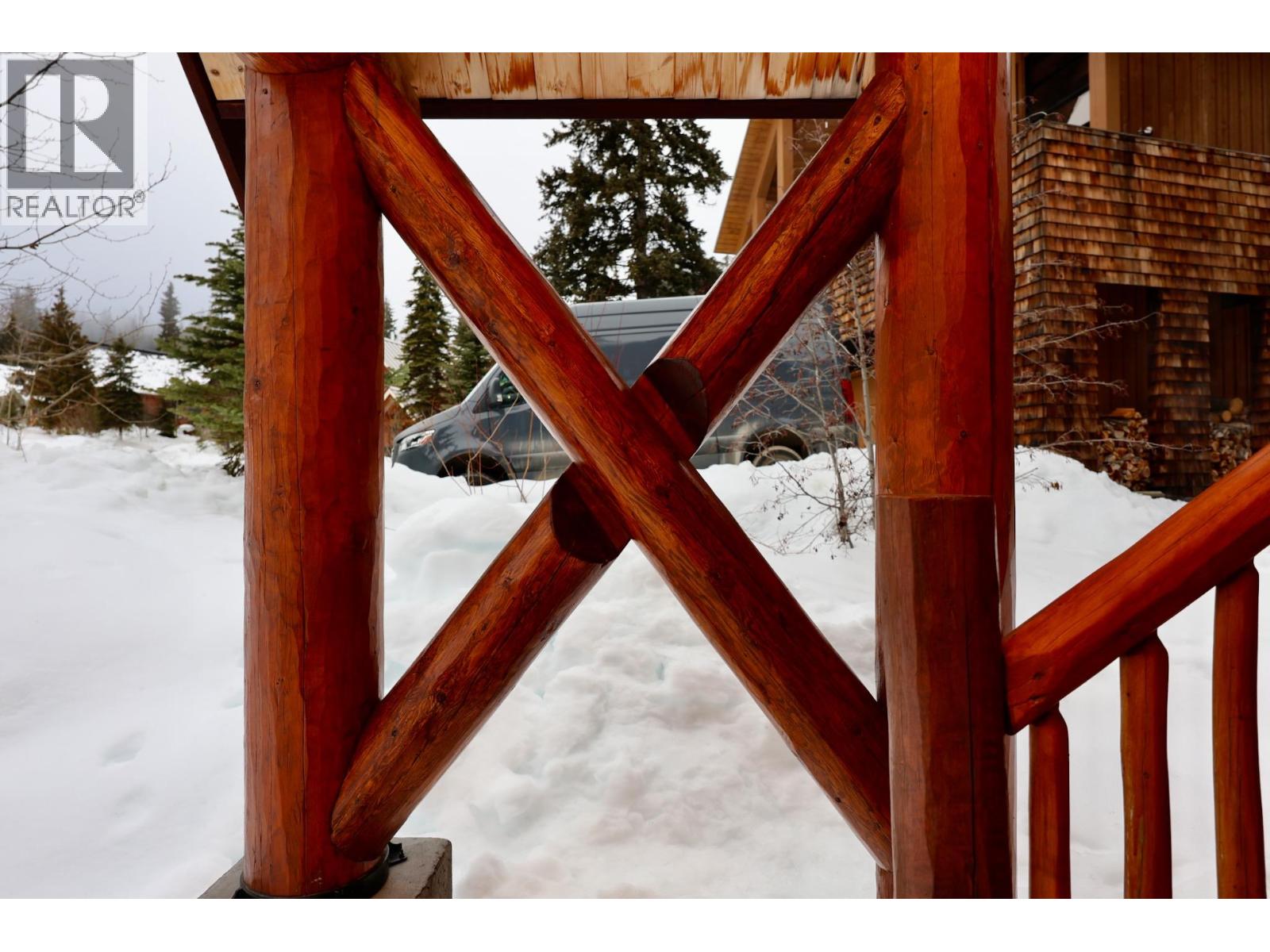 1604 Purcell Woods Close, Golden