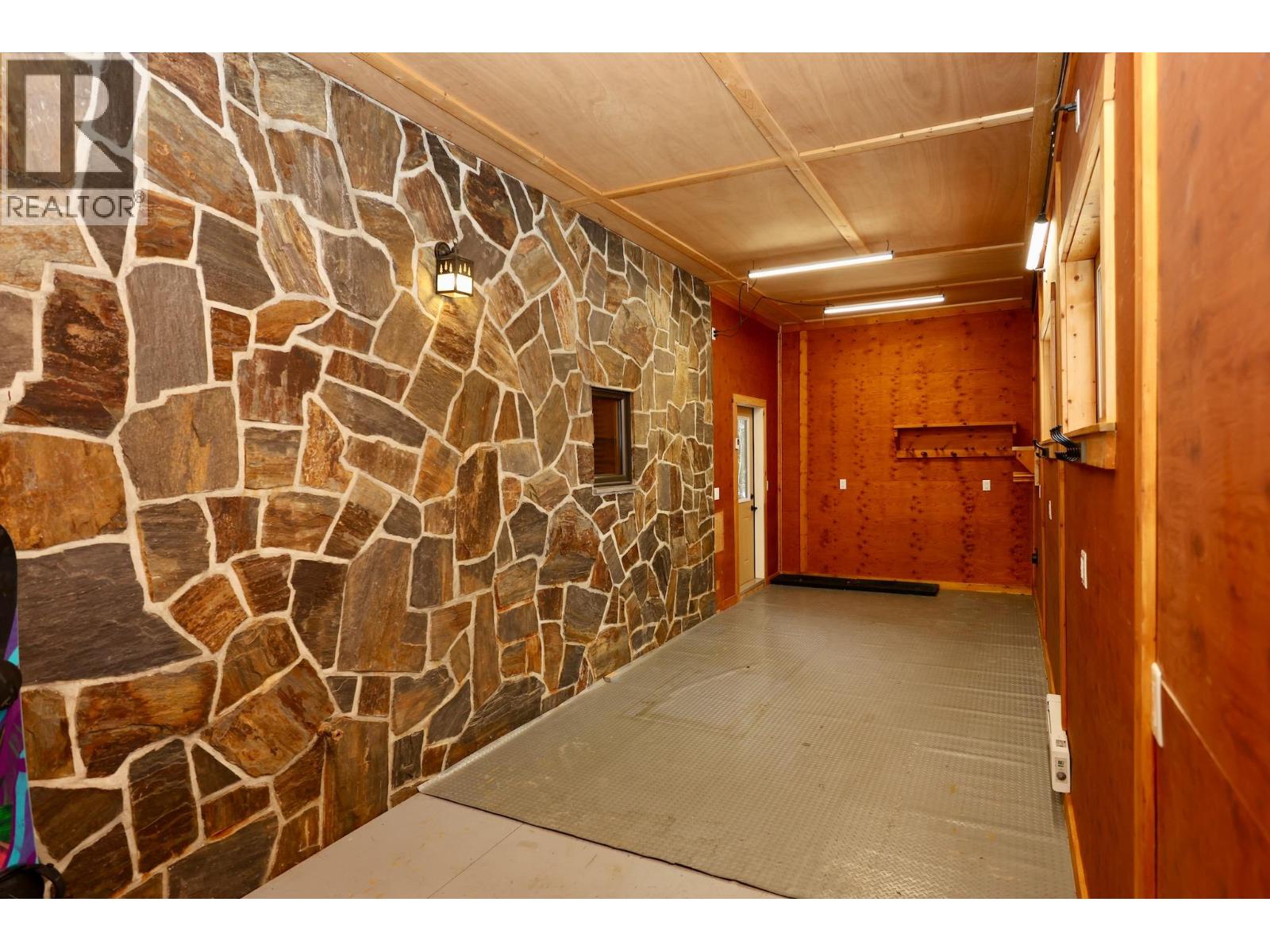 1604 Purcell Woods Close, Golden