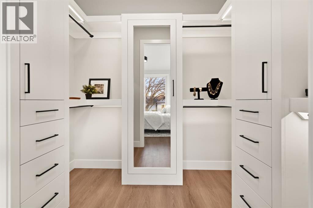 Single Family House for Sale in   Avenue NW West Hillhurst Calgary 