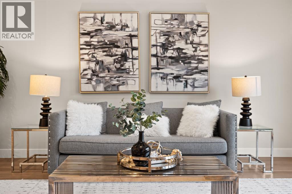 Single Family House for Sale in   Avenue NW West Hillhurst Calgary 