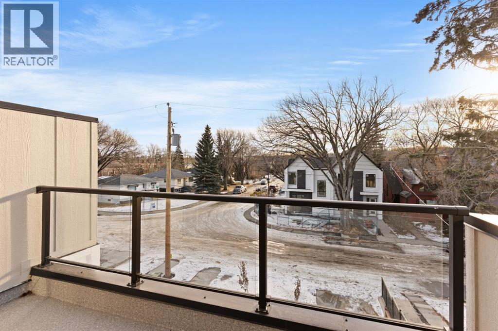 Single Family House for Sale in   Avenue NW West Hillhurst Calgary 