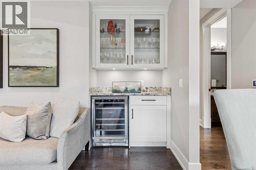 Single Family House for Sale in   Avenue SW Elboya Calgary 