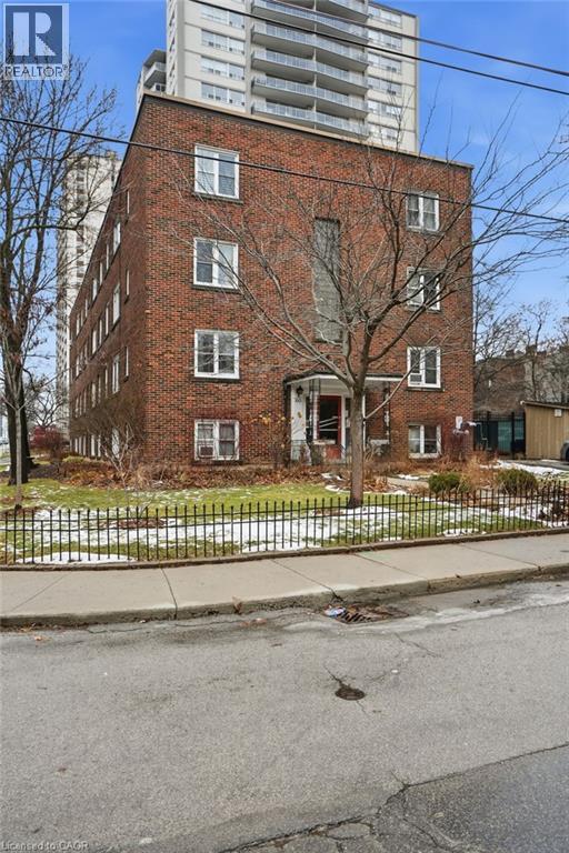 #104 60 ROBINSON STREET - 4