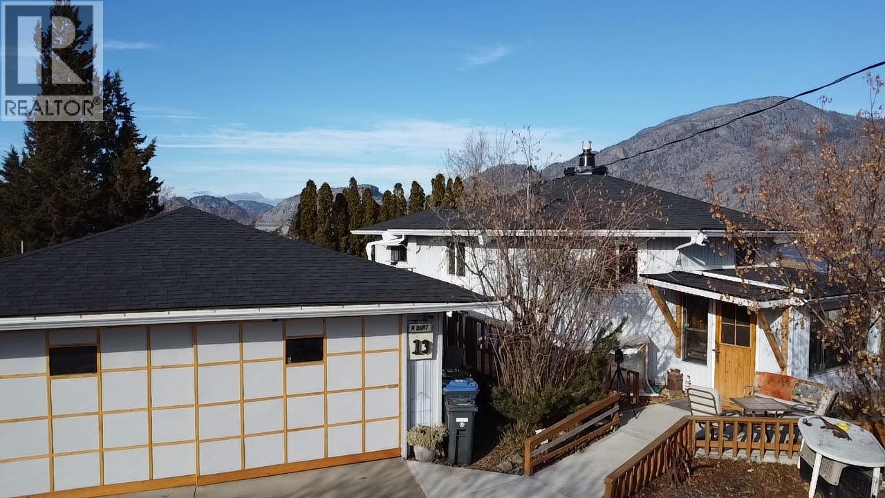 13 MCINTOSH Court, Osoyoos