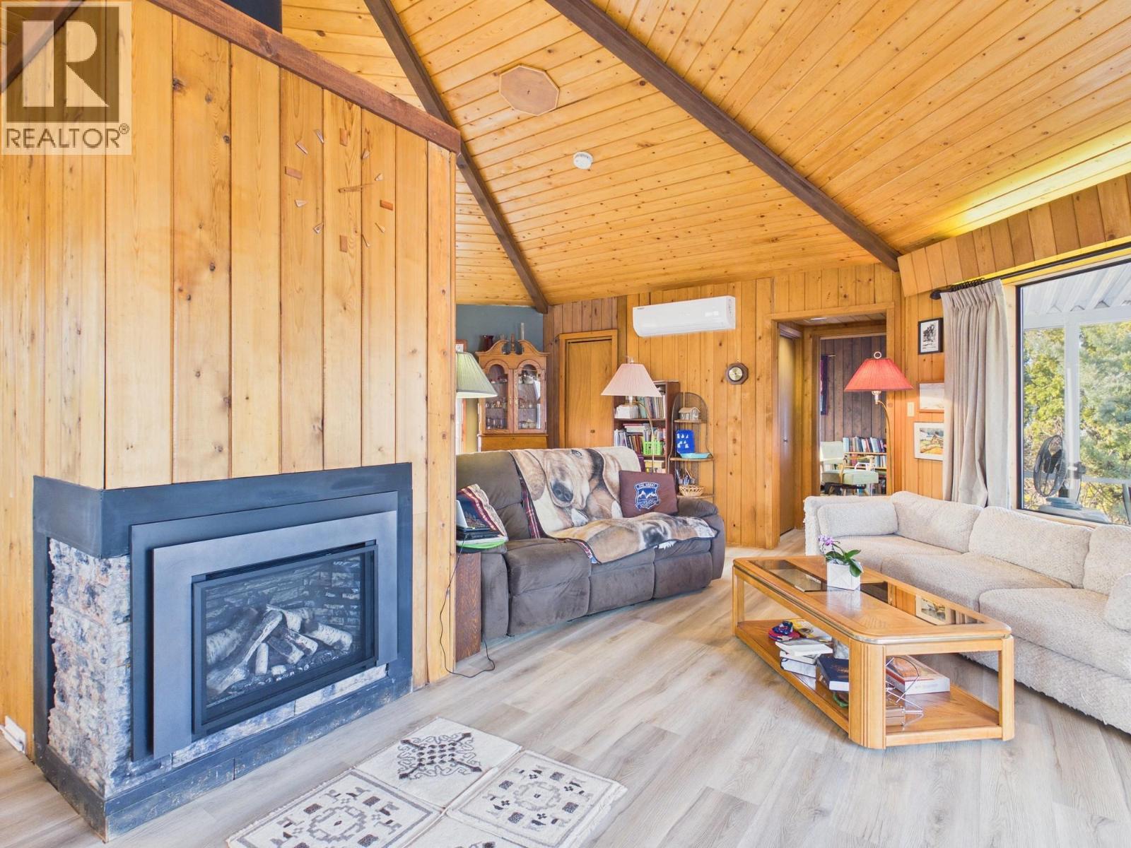 13 MCINTOSH Court, Osoyoos