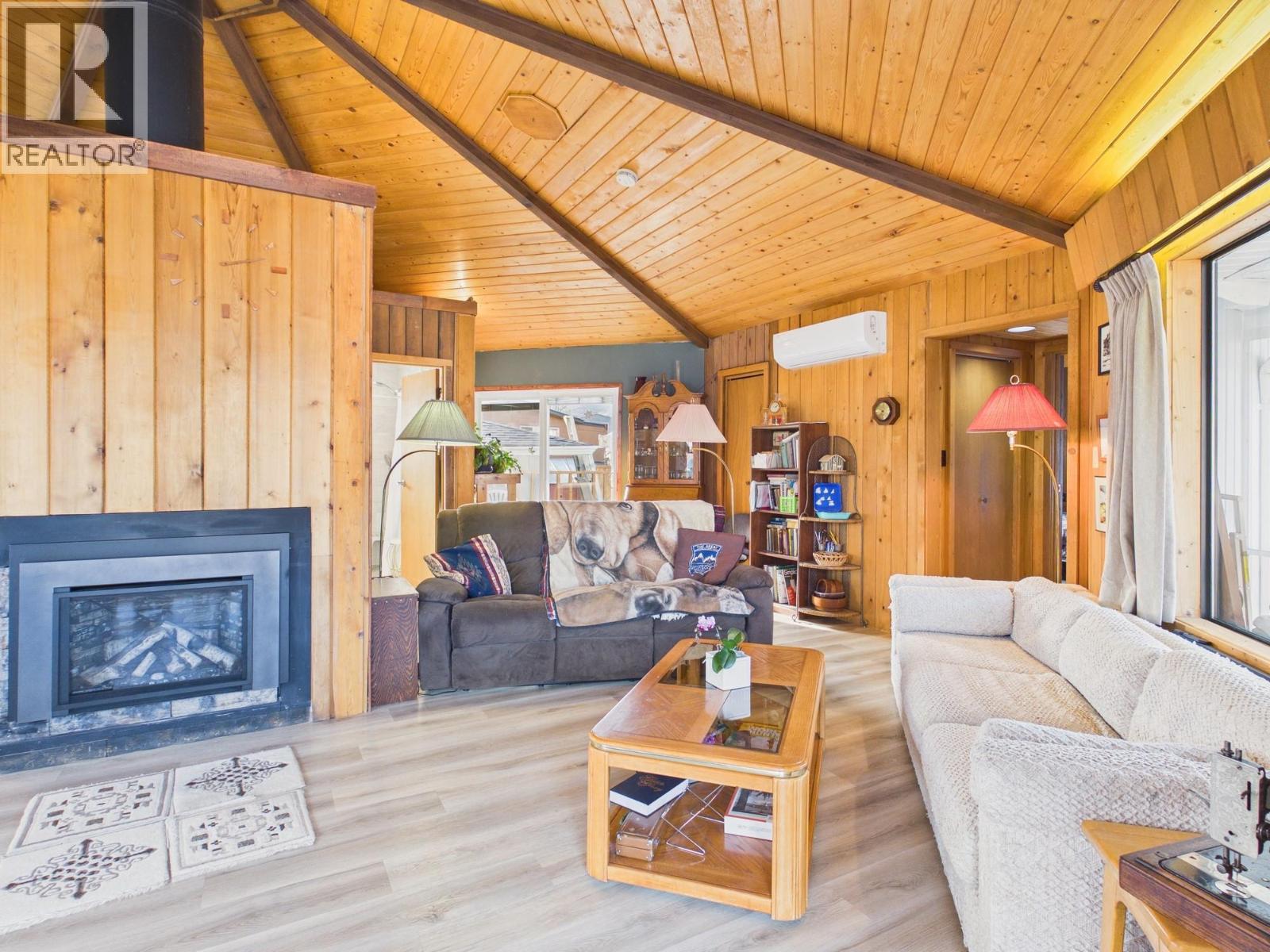 13 MCINTOSH Court, Osoyoos