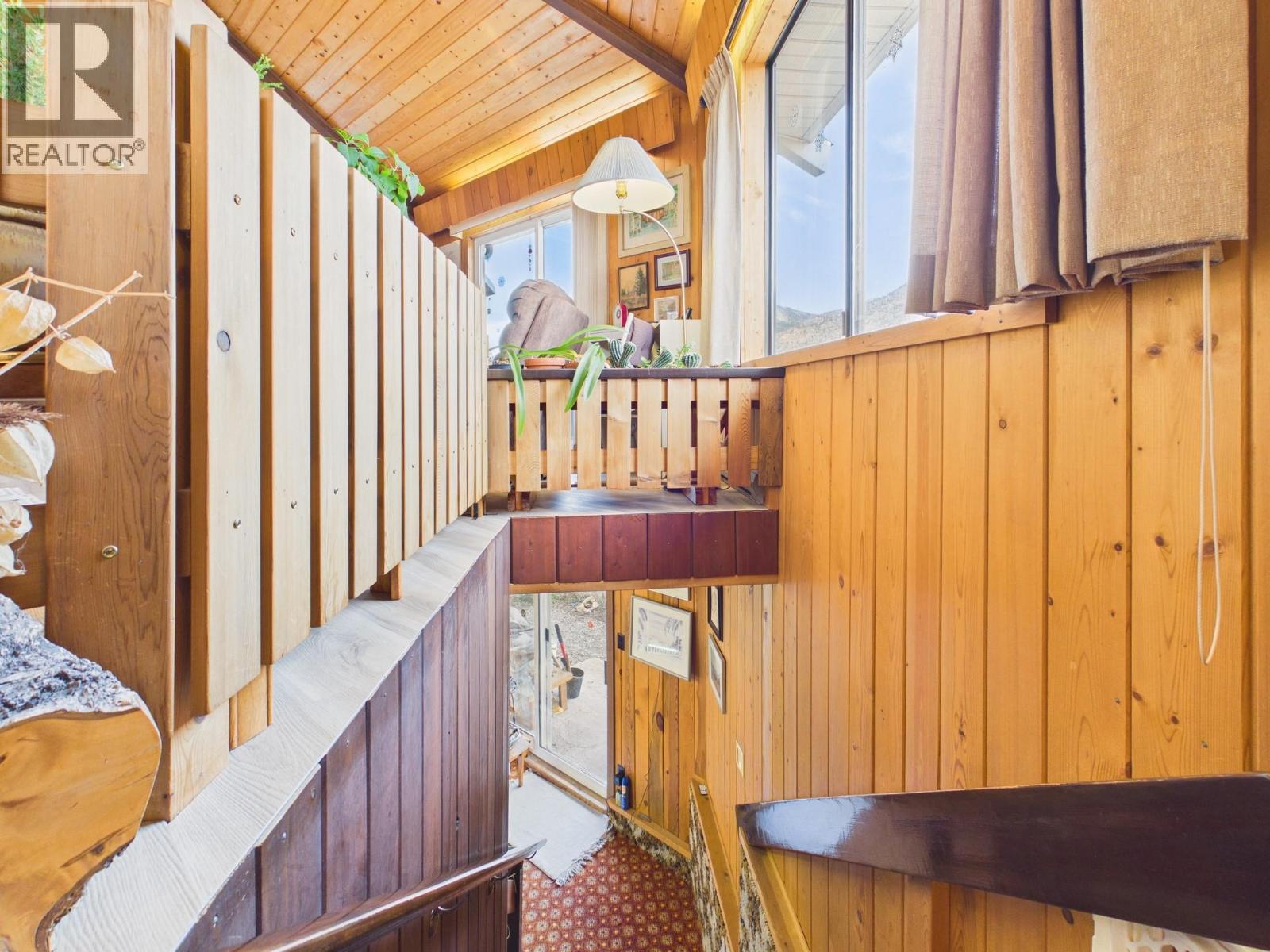 13 MCINTOSH Court, Osoyoos