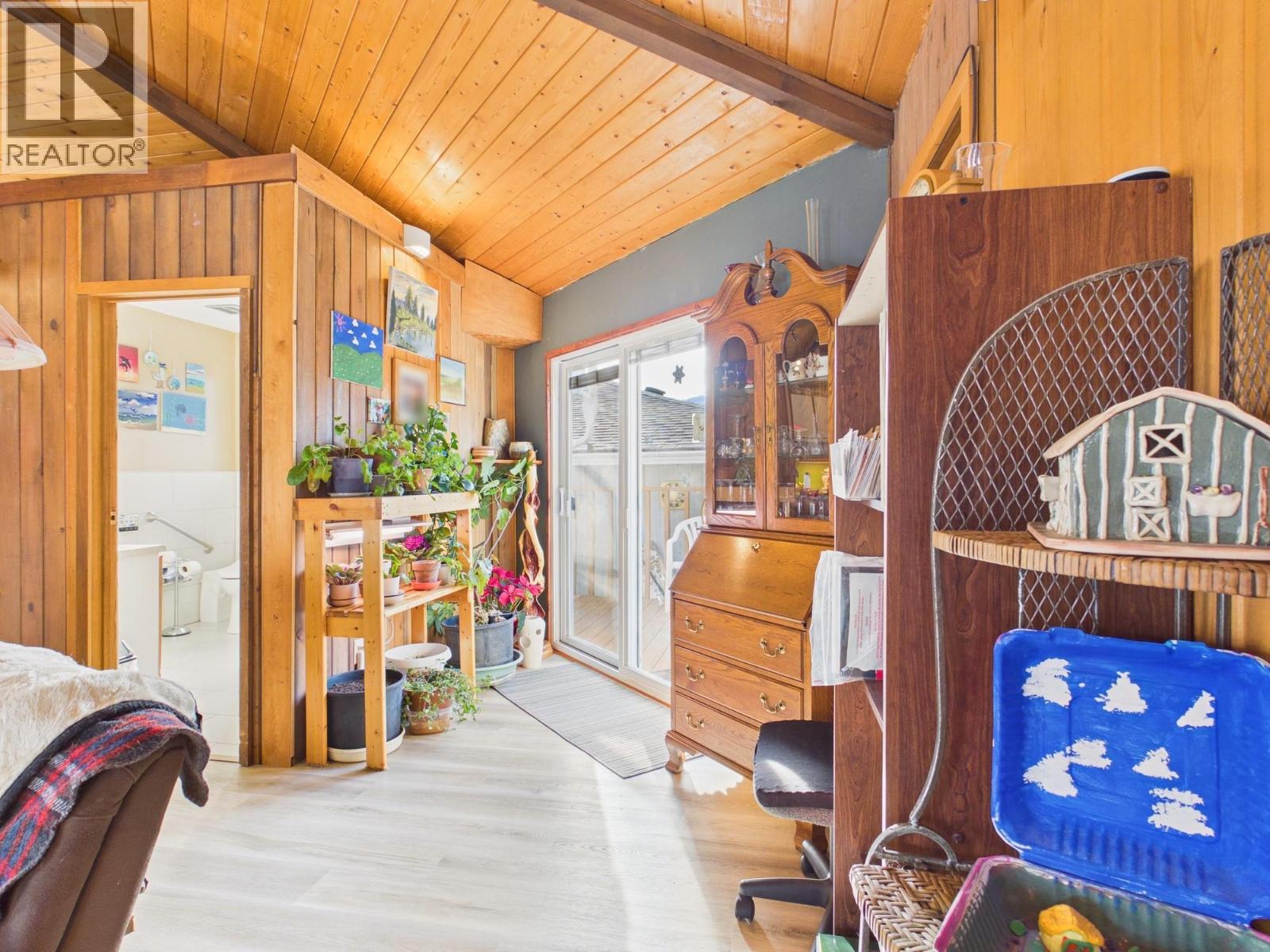 13 MCINTOSH Court, Osoyoos