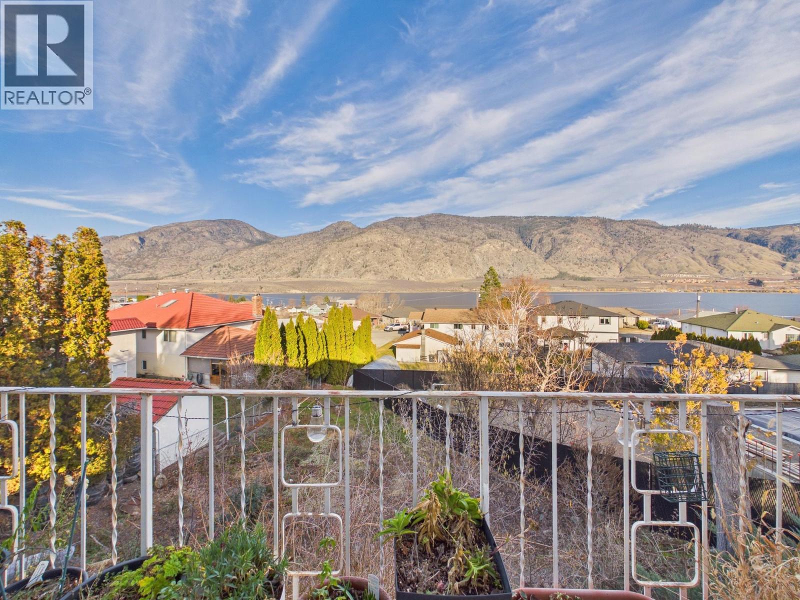 13 MCINTOSH Court, Osoyoos