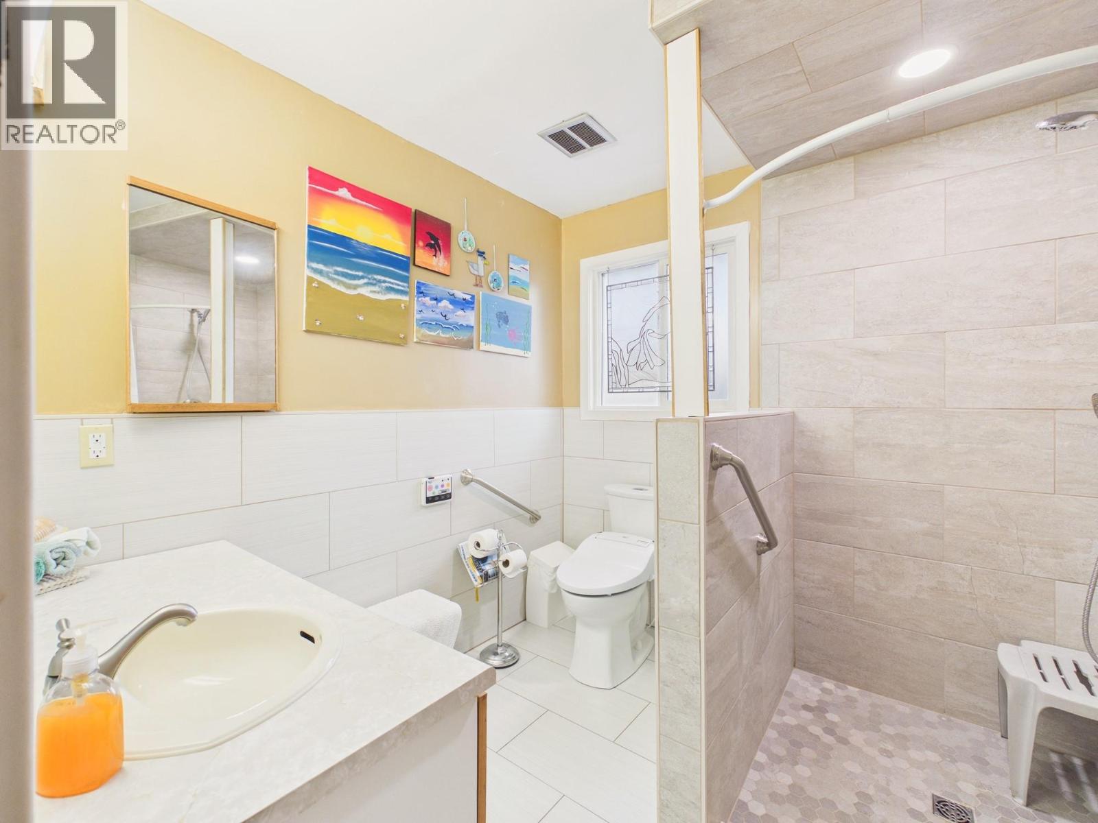 13 MCINTOSH Court, Osoyoos