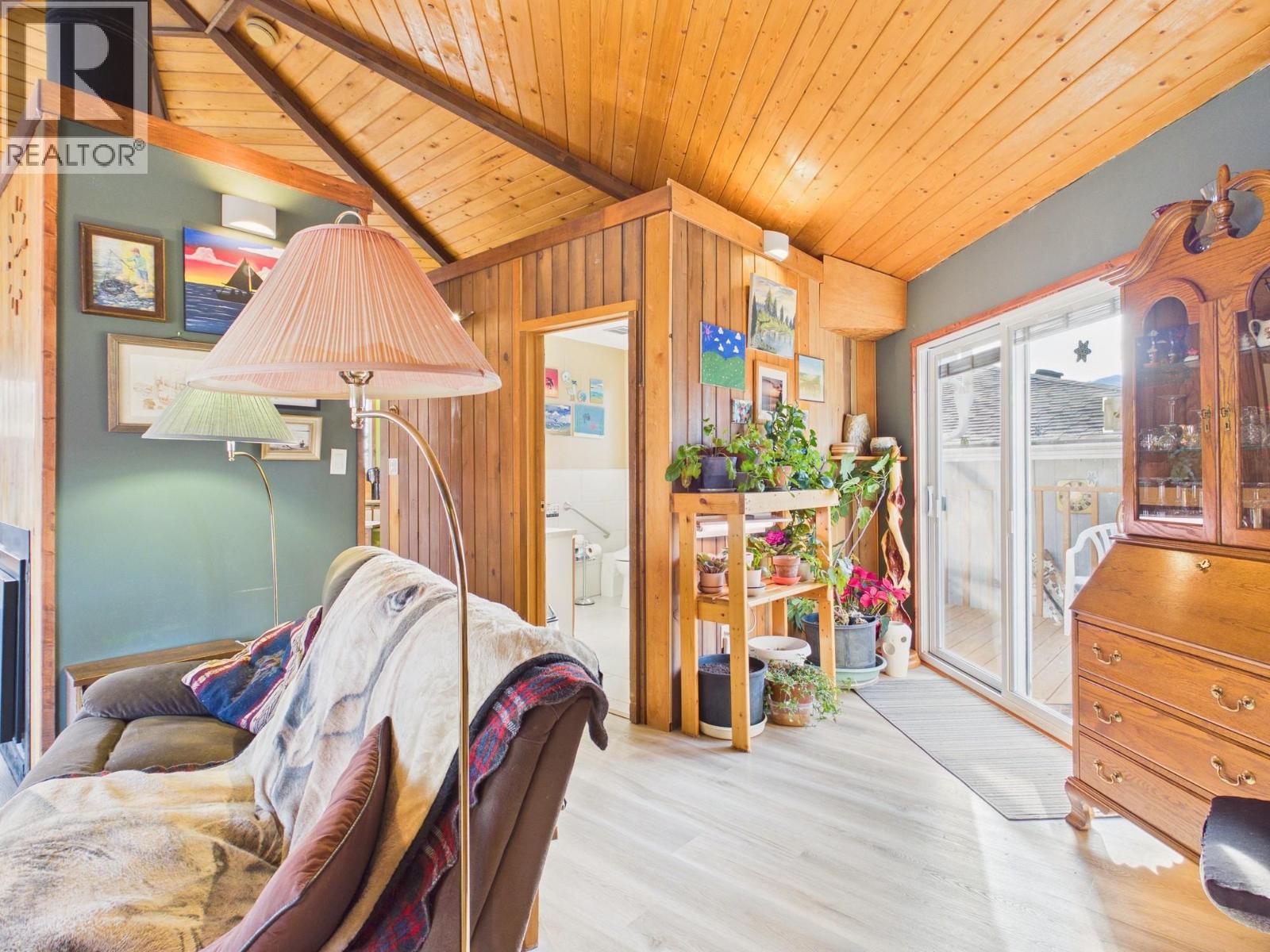 13 MCINTOSH Court, Osoyoos