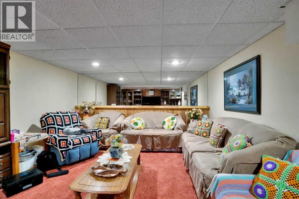 Single Family House Bungalow for Sale in  Falworth Way NE Falconridge Calgary 