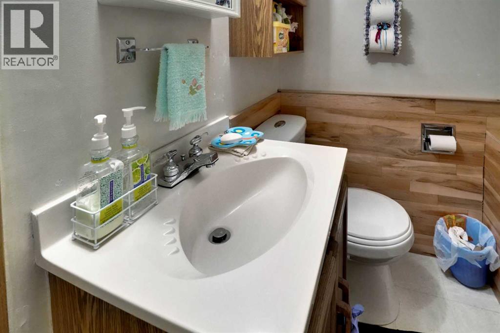 Single Family House Bungalow for Sale in  Falworth Way NE Falconridge Calgary 