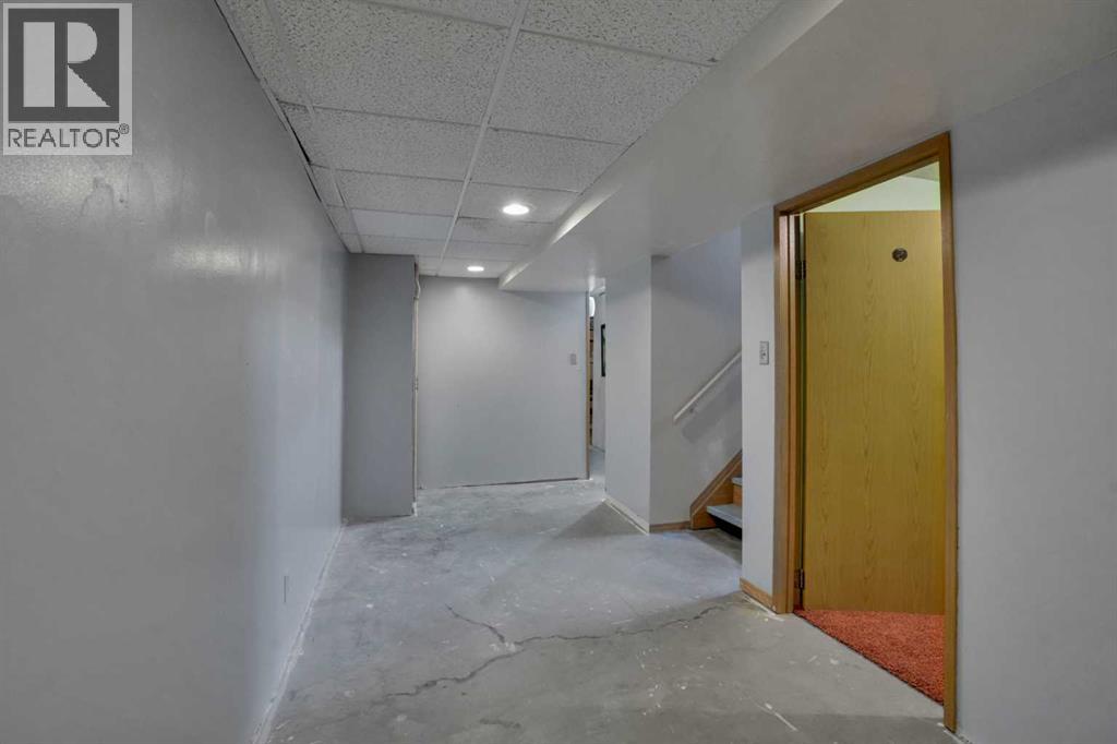 Single Family House Bungalow for Sale in  Falworth Way NE Falconridge Calgary 