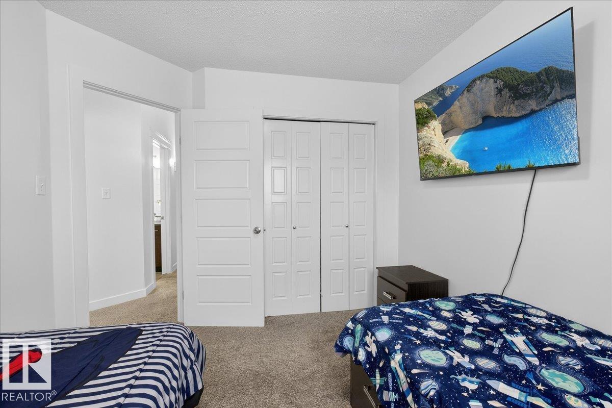 1472 33A ST NW - 33