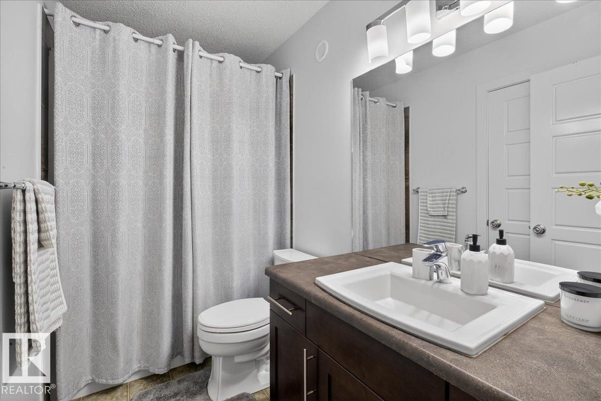 1472 33A ST NW - 35