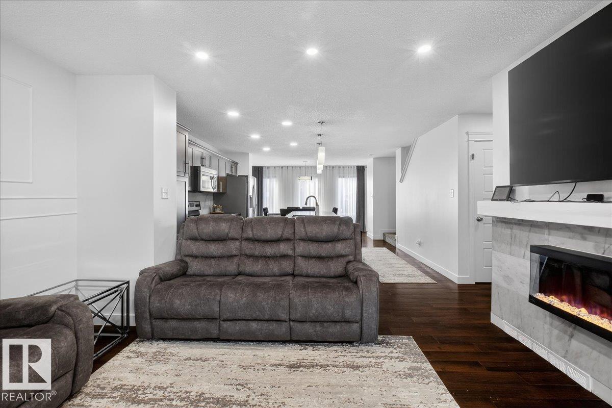 1472 33A ST NW - 13