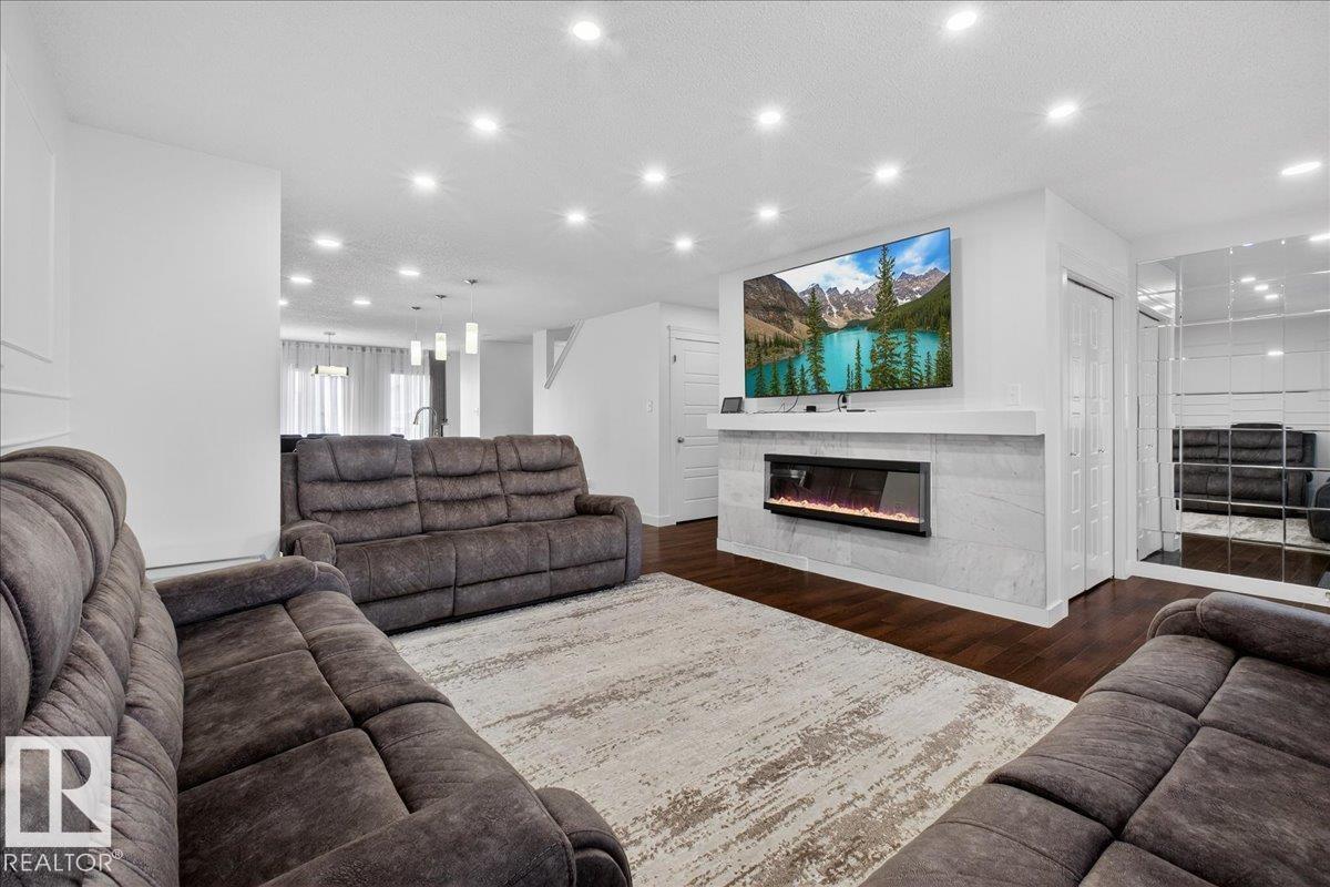 1472 33A ST NW - 11