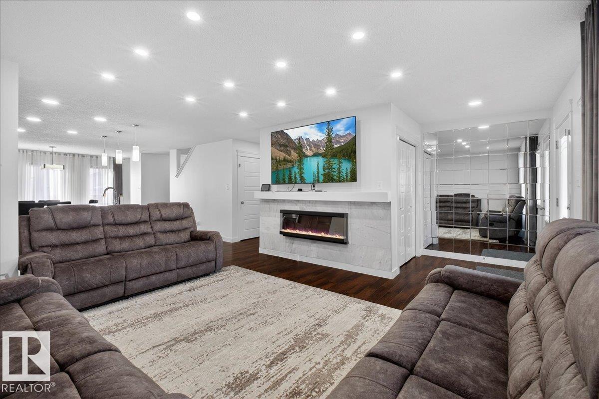 1472 33A ST NW - 12
