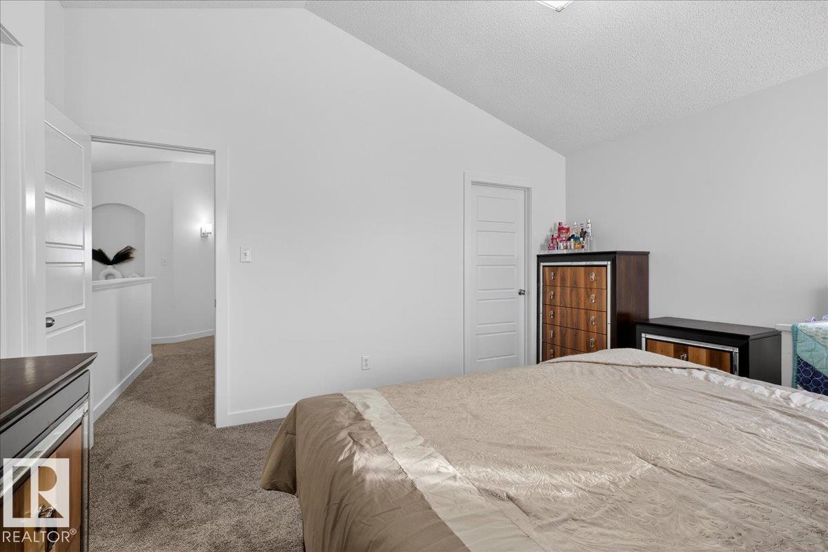 1472 33A ST NW - 40