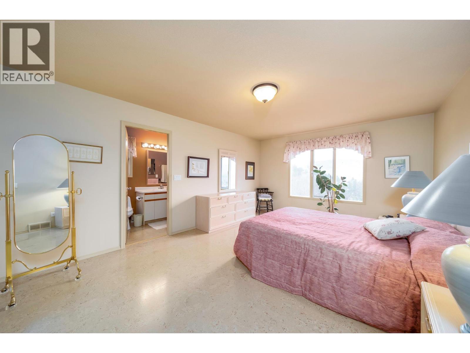  933 Purcell Drive, Kelowna