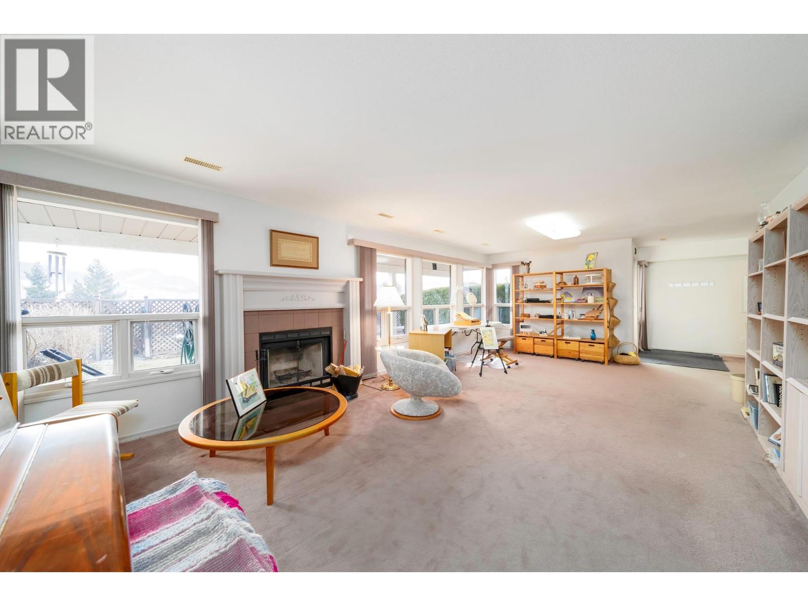  933 Purcell Drive, Kelowna