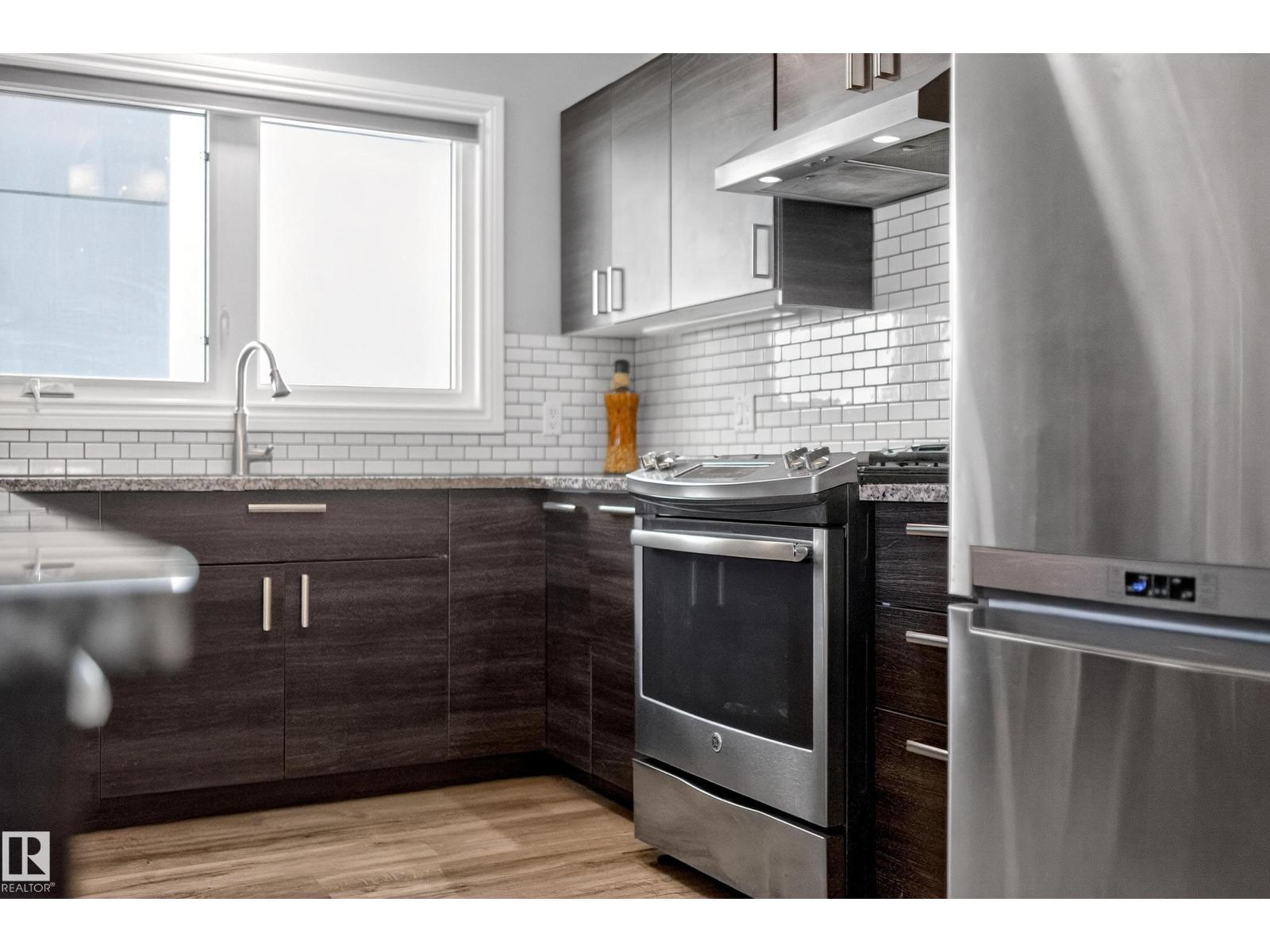 9521 109 AV NW, Edmonton