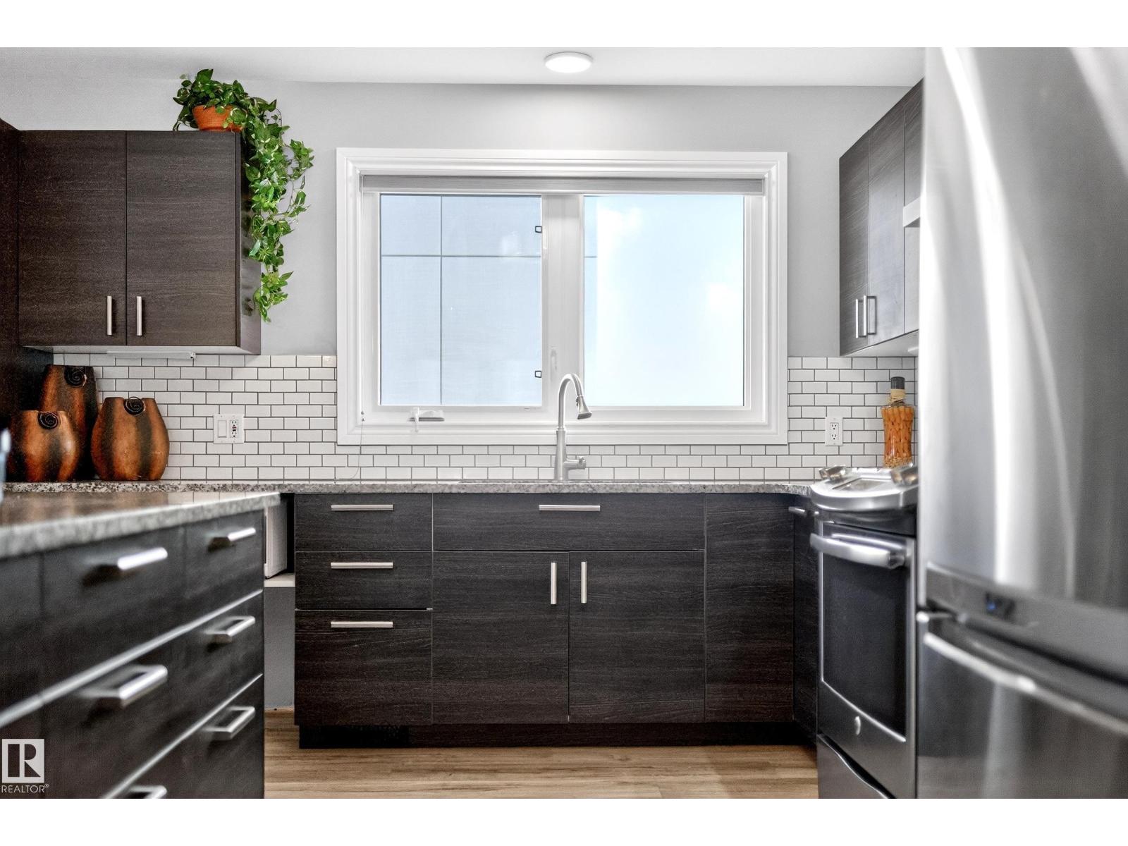 9521 109 AV NW, Edmonton