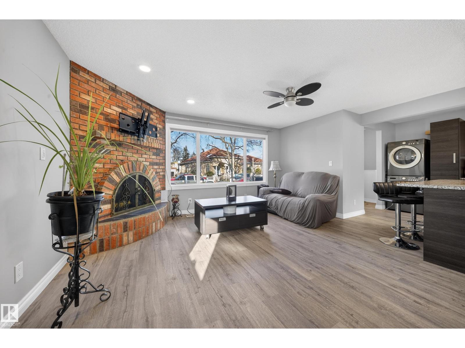 9521 109 AV NW, Edmonton