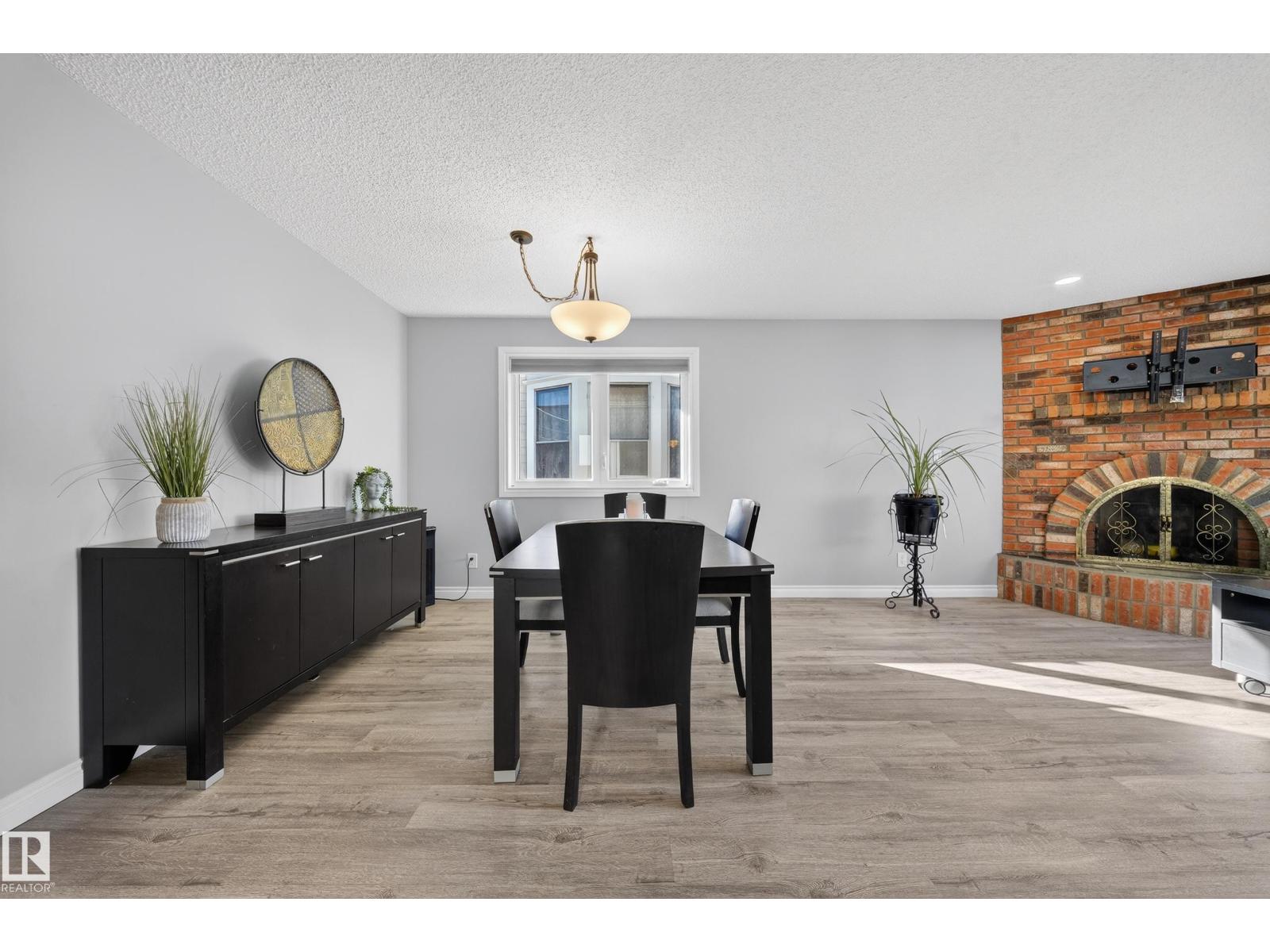 9521 109 AV NW, Edmonton