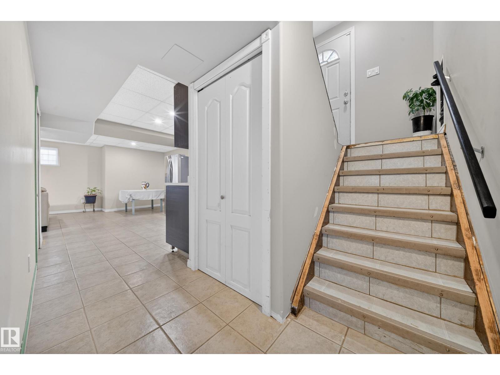 9521 109 AV NW, Edmonton