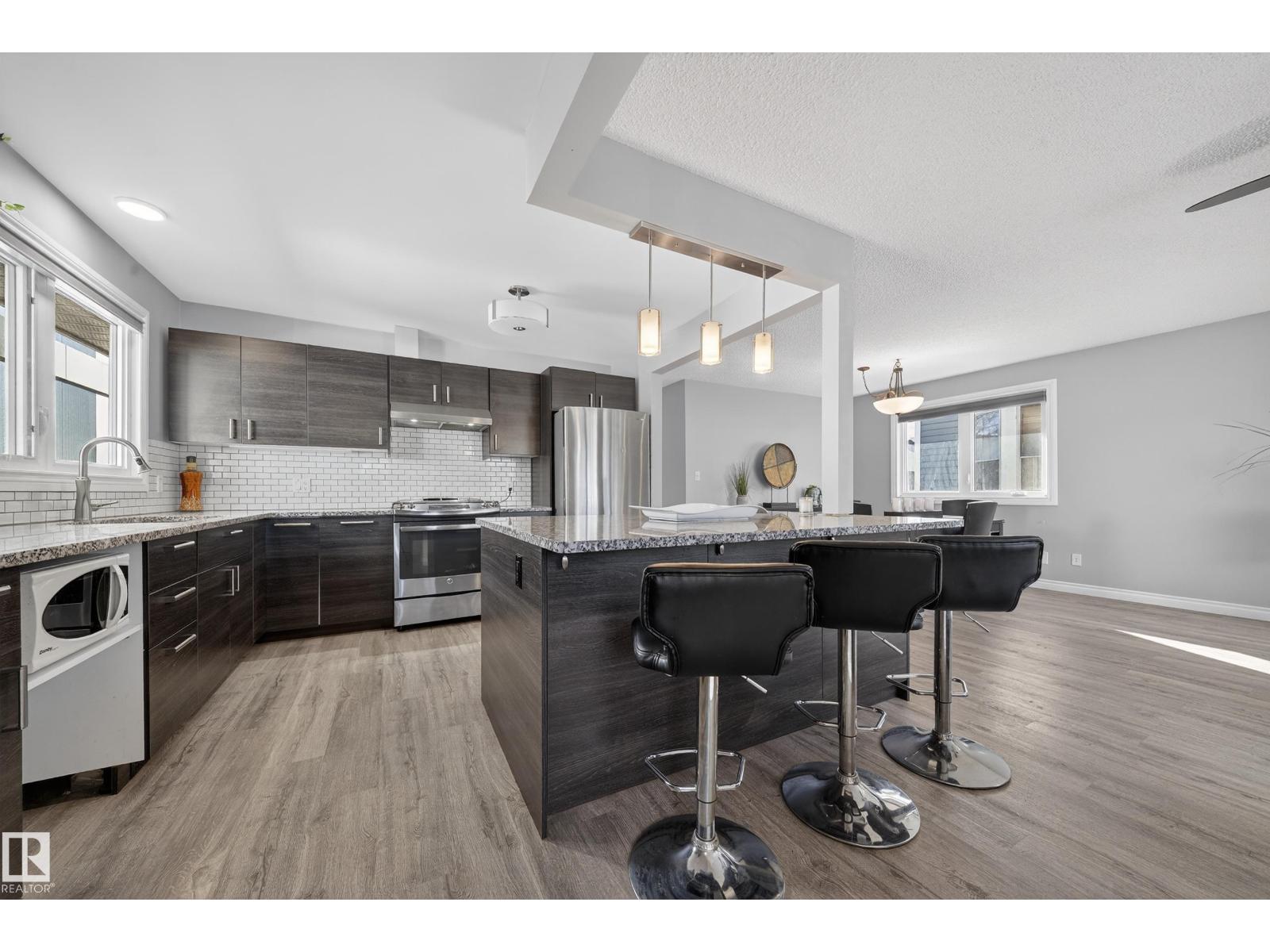 9521 109 AV NW, Edmonton