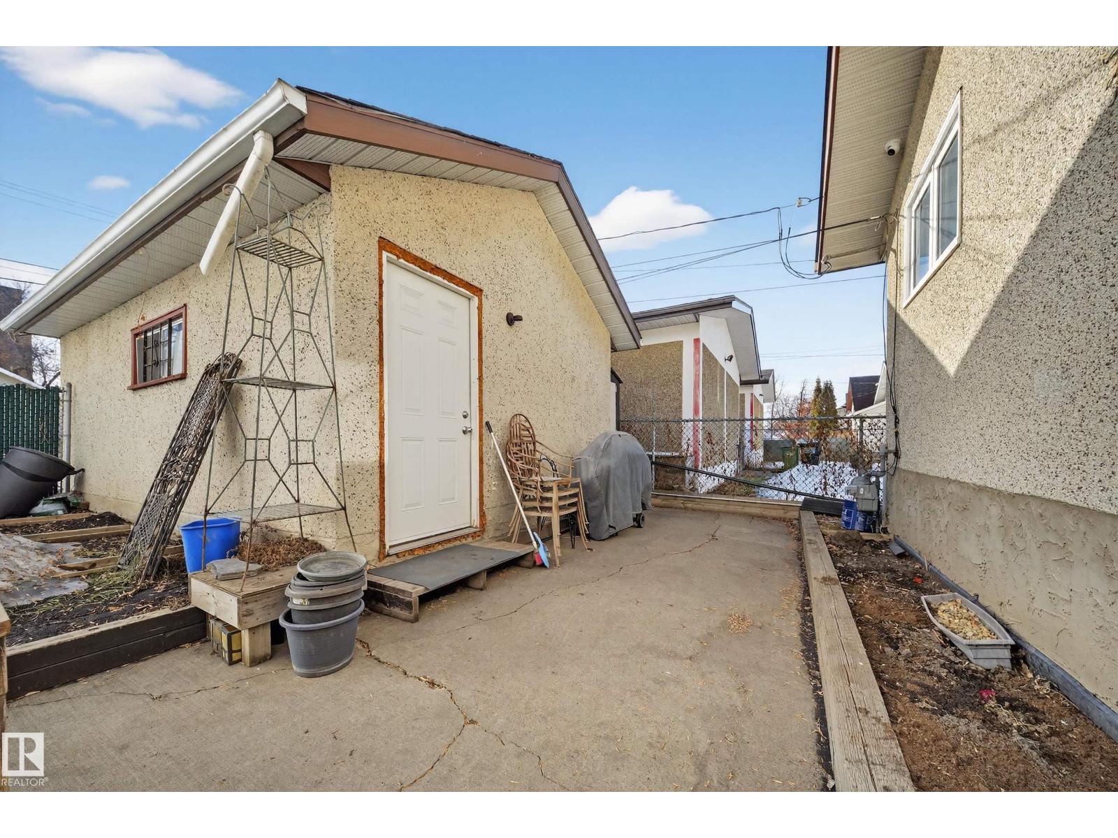 9521 109 AV NW, Edmonton