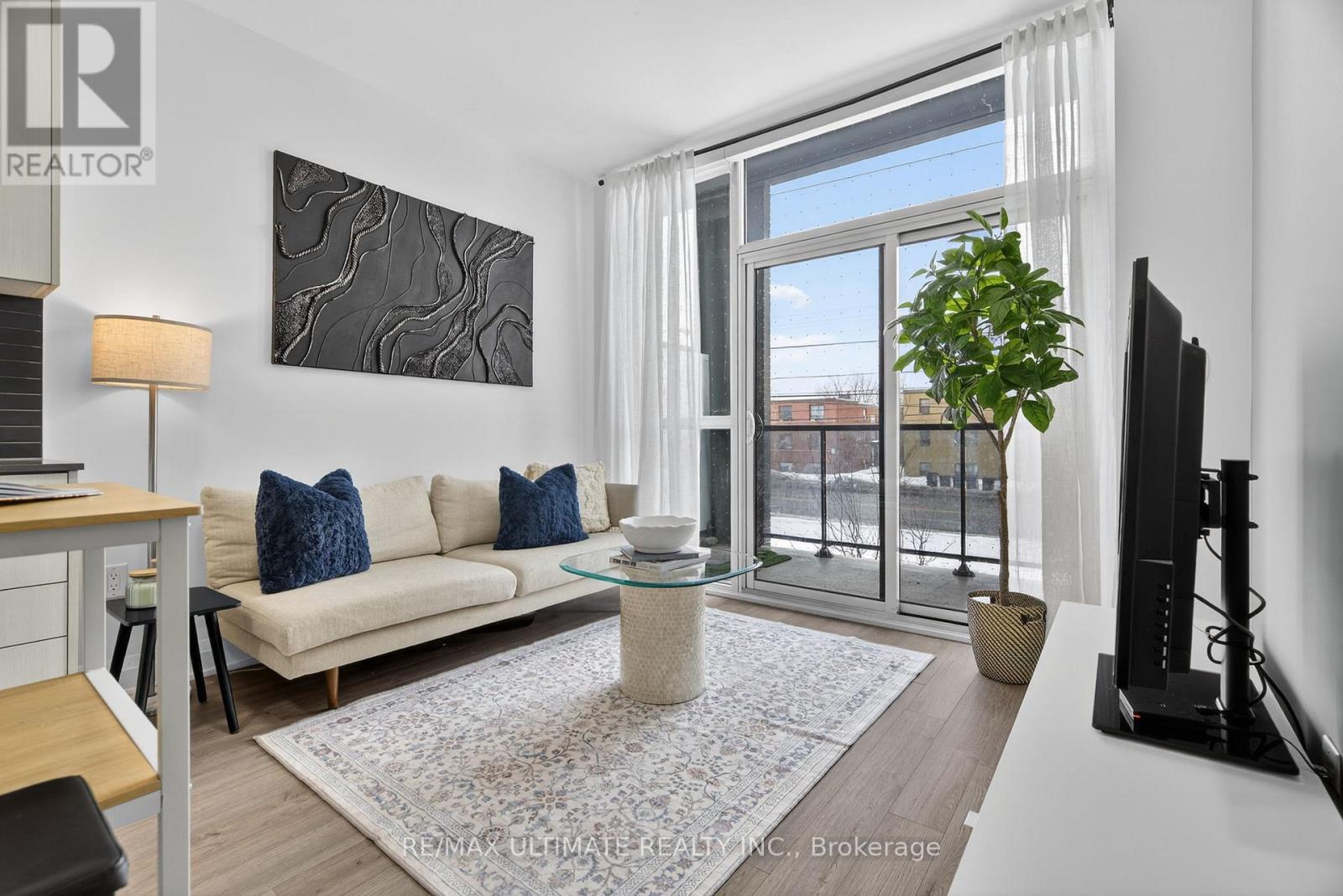 #106 50 GEORGE BUTCHART DRIVE - 12