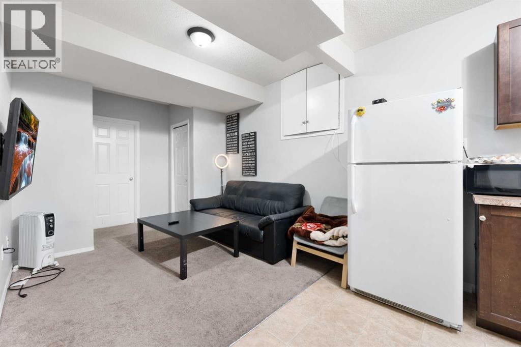 Single Family House Bi-level for Sale in  Tarawood Road NE Taradale Calgary 