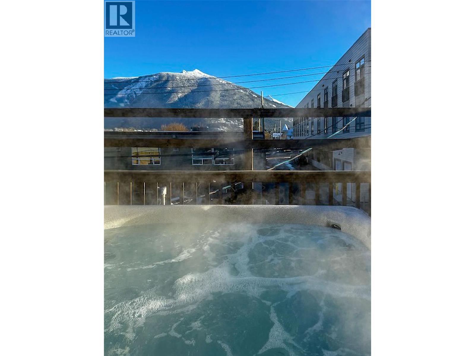 208 Mackenzie Avenue, Revelstoke