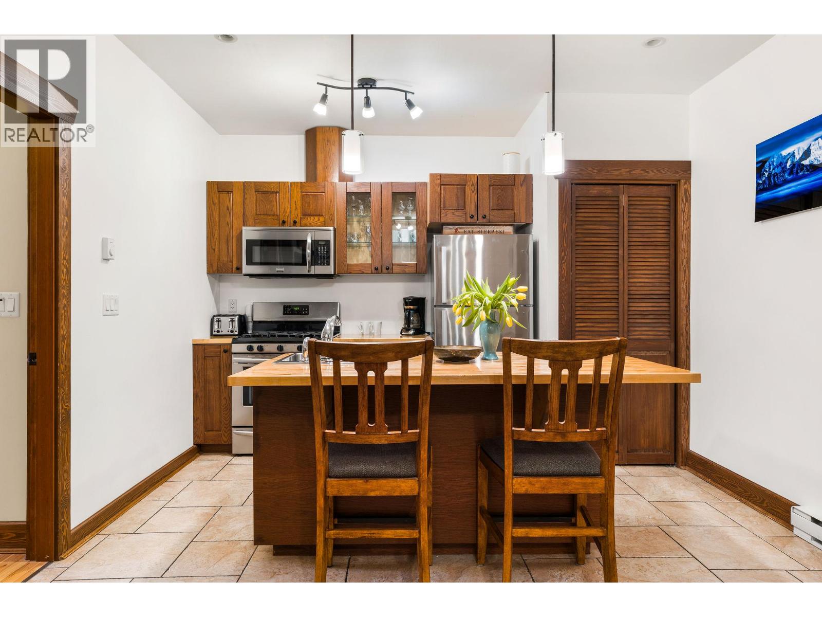 208 Mackenzie Avenue, Revelstoke