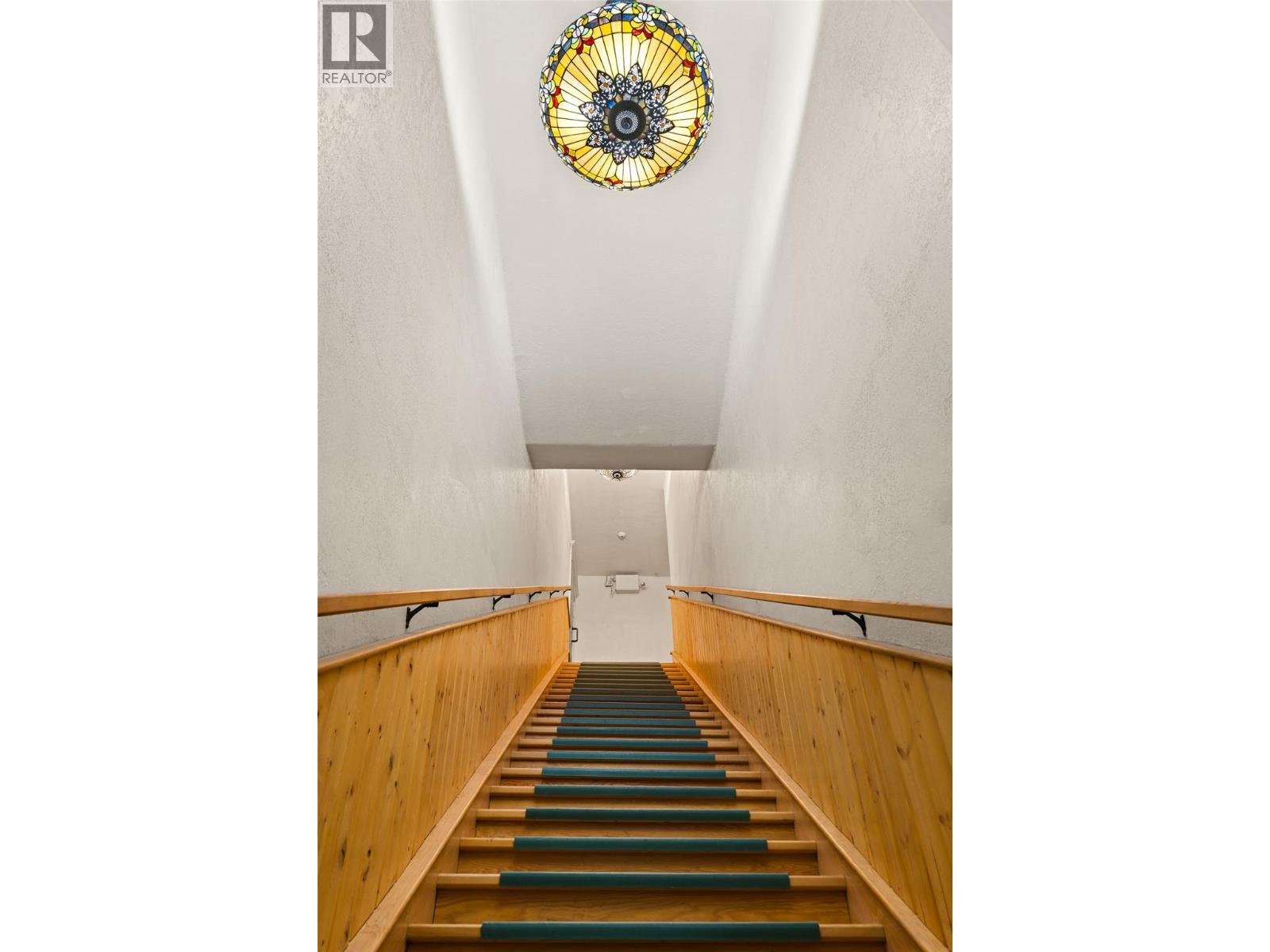 208 Mackenzie Avenue, Revelstoke