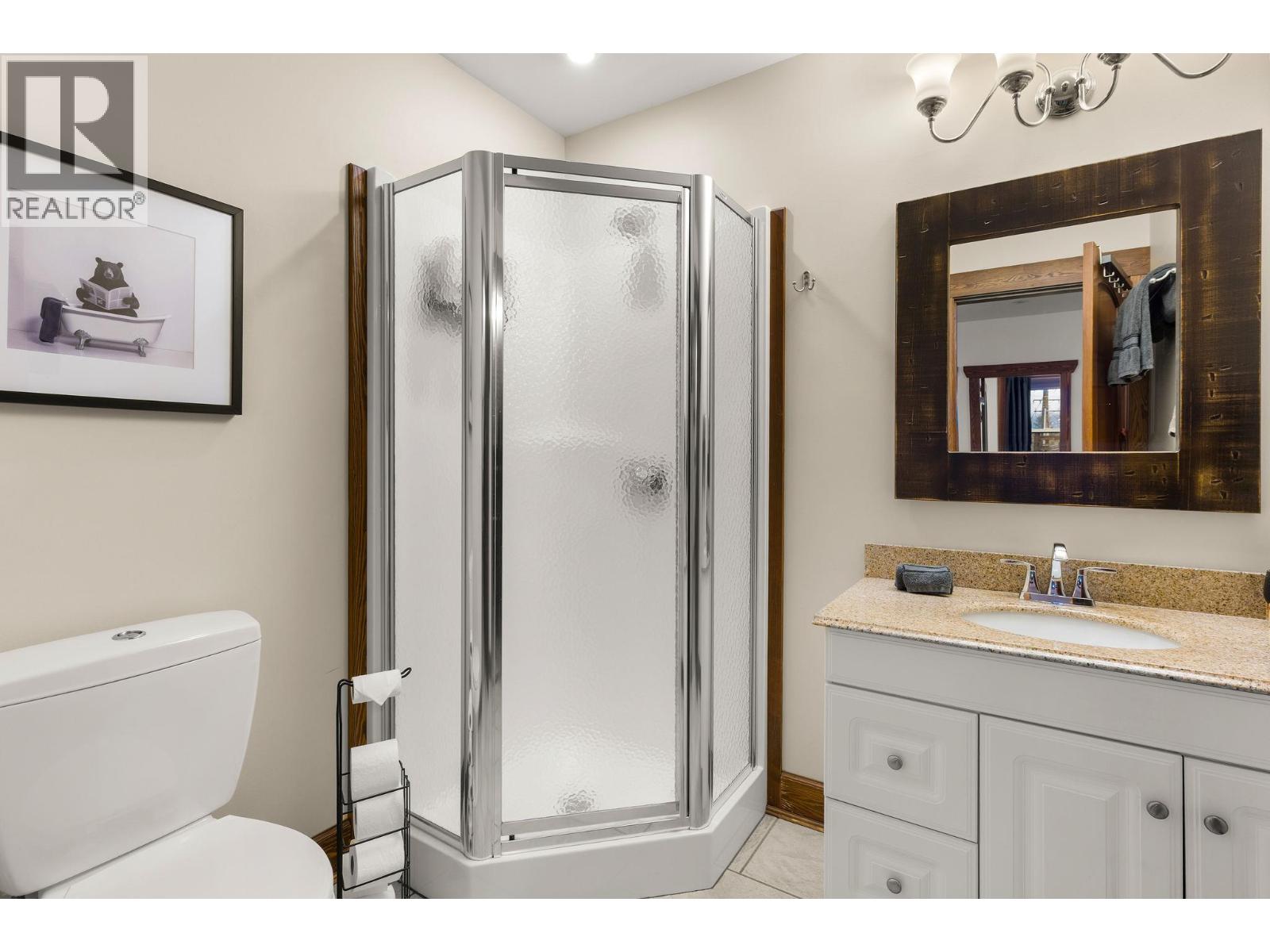 208 Mackenzie Avenue, Revelstoke